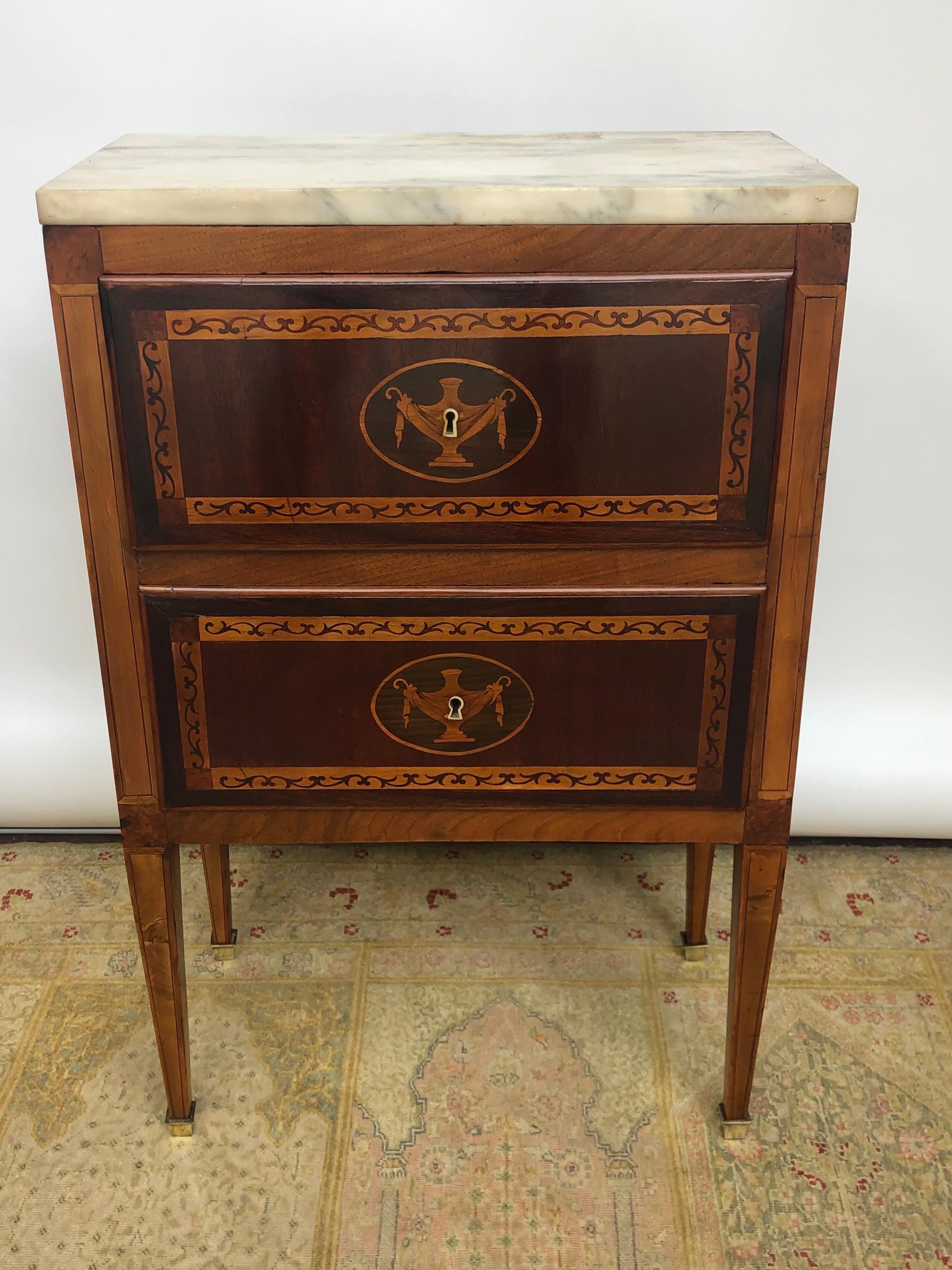 Italian Neoclassical Commode with Marble Top and Marquetry, 18th Century  For Sale 1