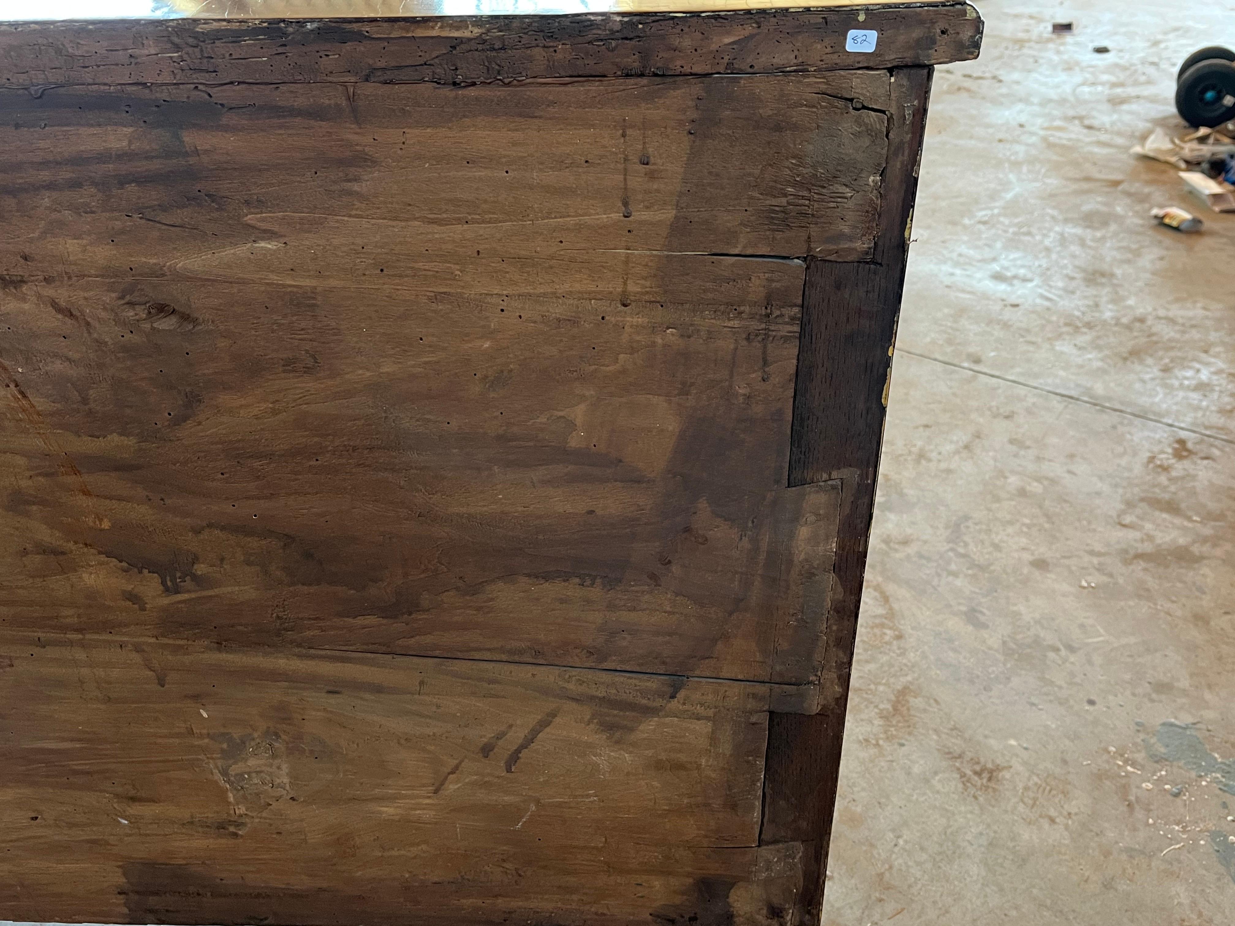 Italian Neoclassical Commode With Walnut Veneer, 18th Century For Sale 11