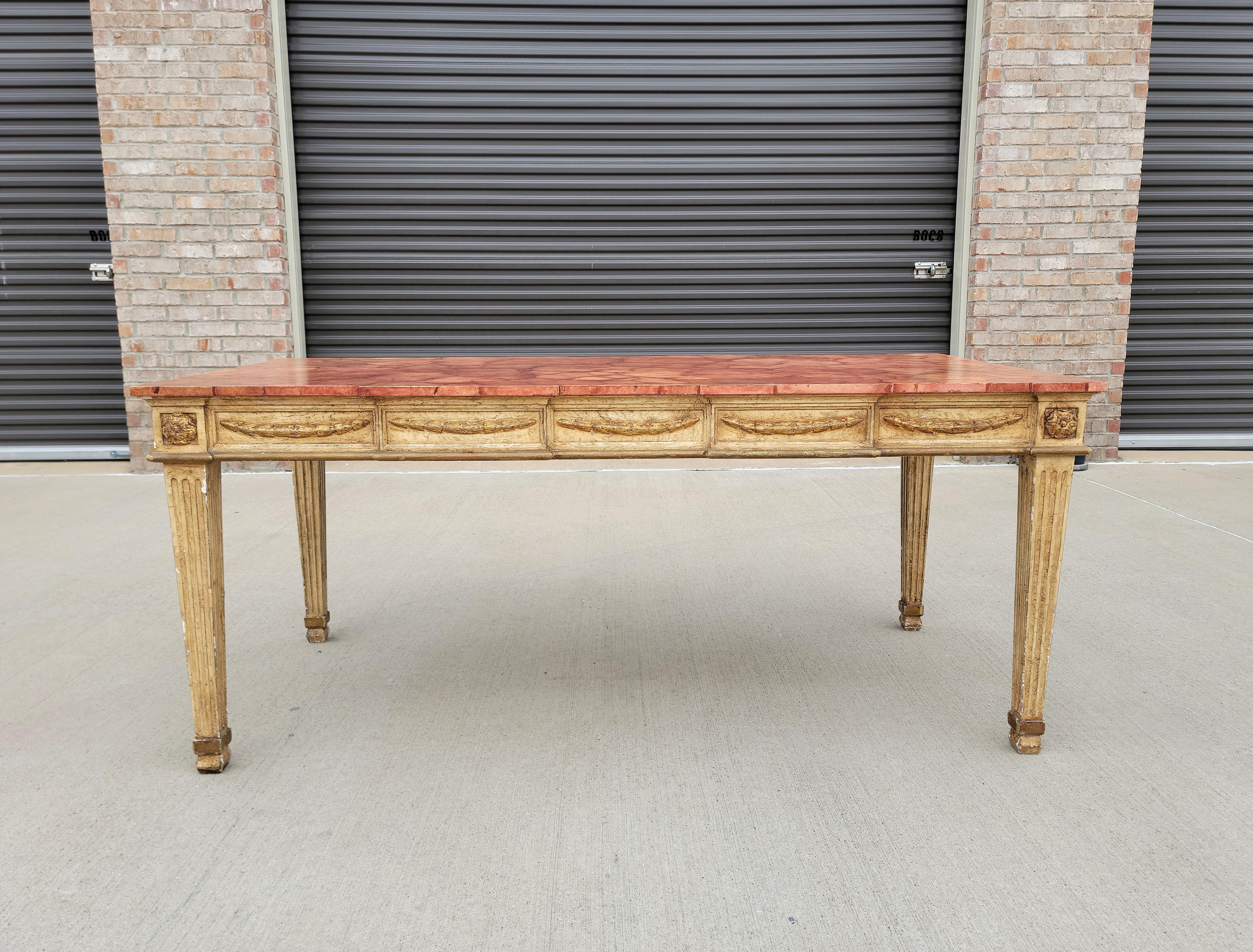 Hand-Carved Italian Neoclassical Early 20th Century Dining Table For Sale