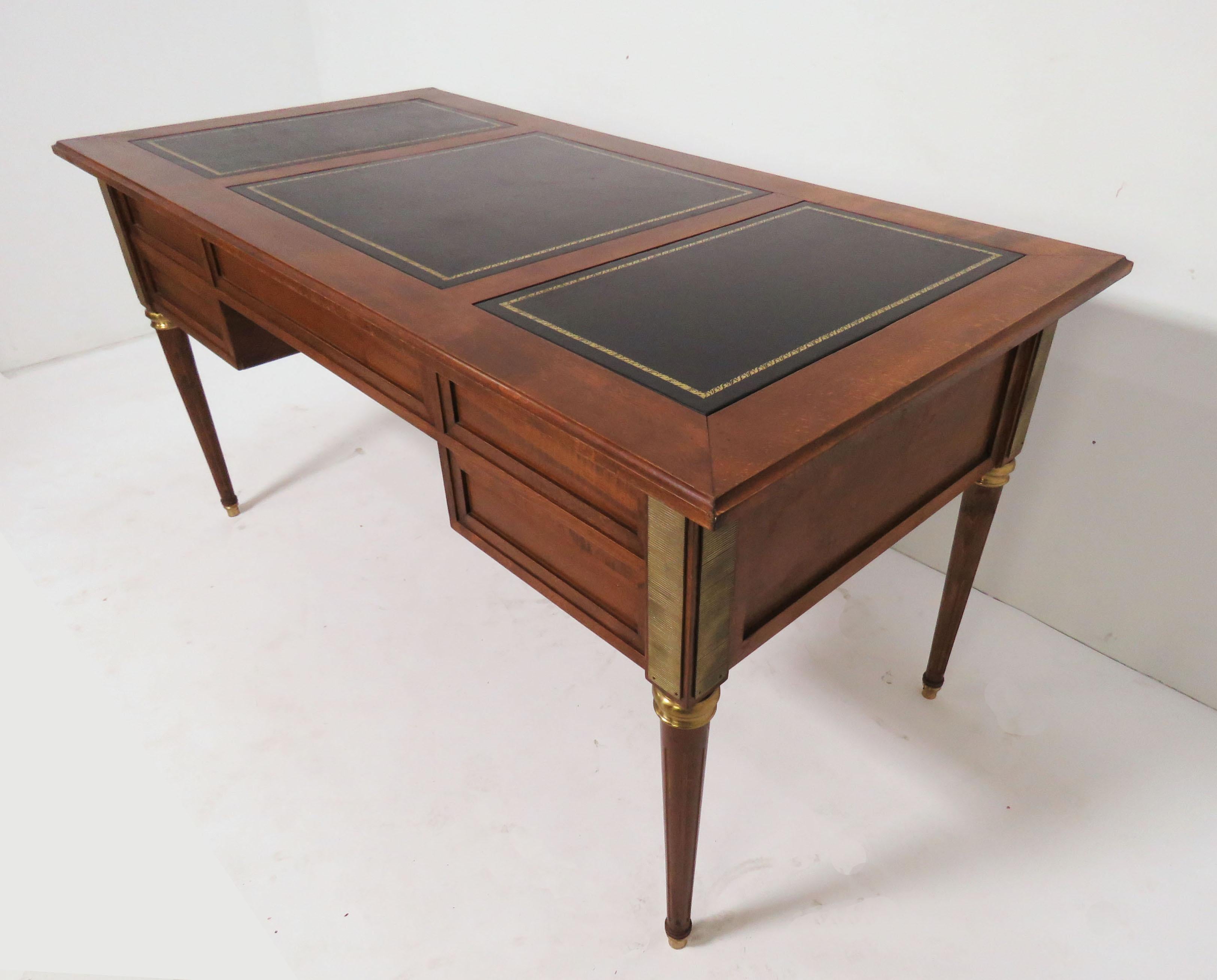 Italian Neoclassical Executive Writing Desk with Leather Top, circa 1960s 12