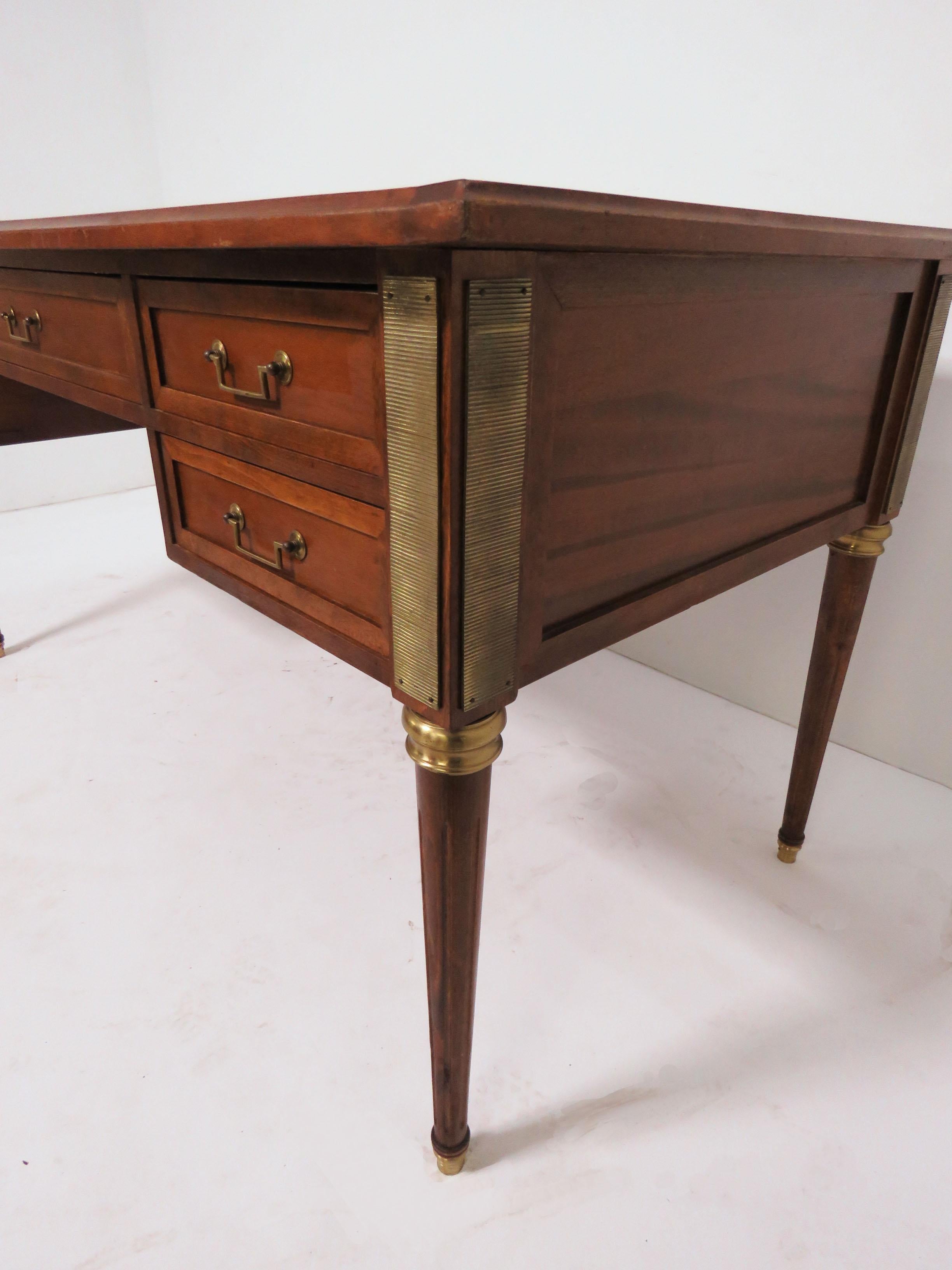 Italian Neoclassical Executive Writing Desk with Leather Top, circa 1960s 3