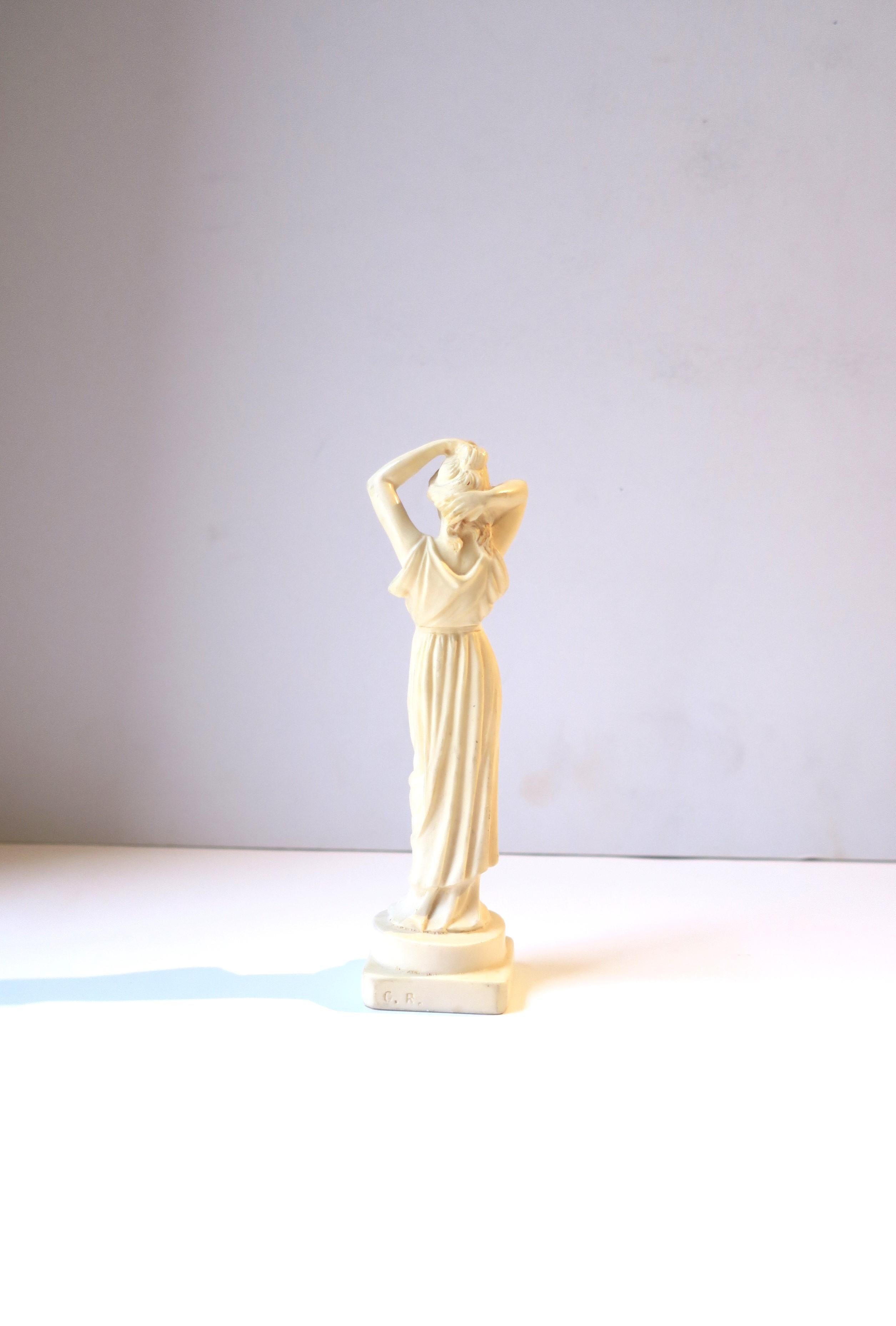 Italian Neoclassical Female Resin Sculpture Statue Decorative Object, Small For Sale 6