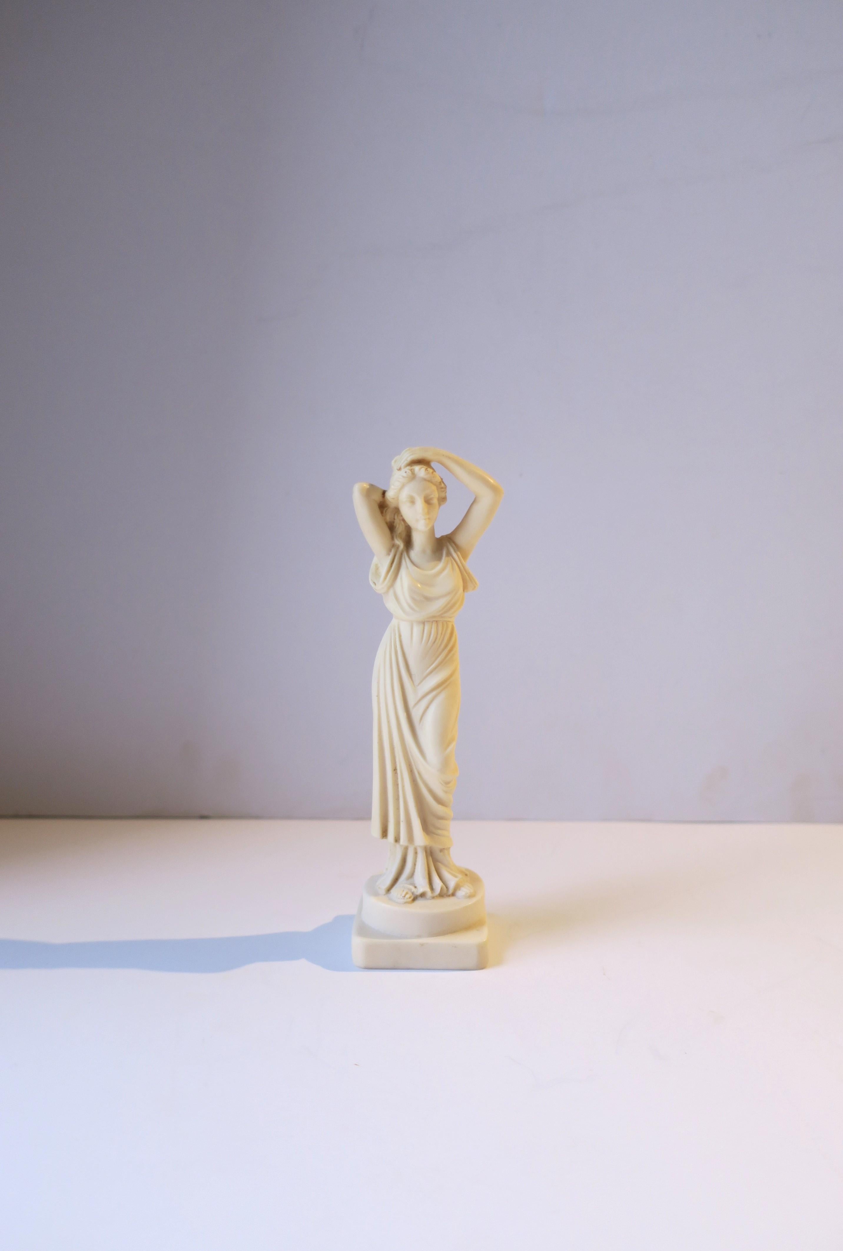 Italian Neoclassical Female Resin Sculpture Statue Decorative Object, Small For Sale 3