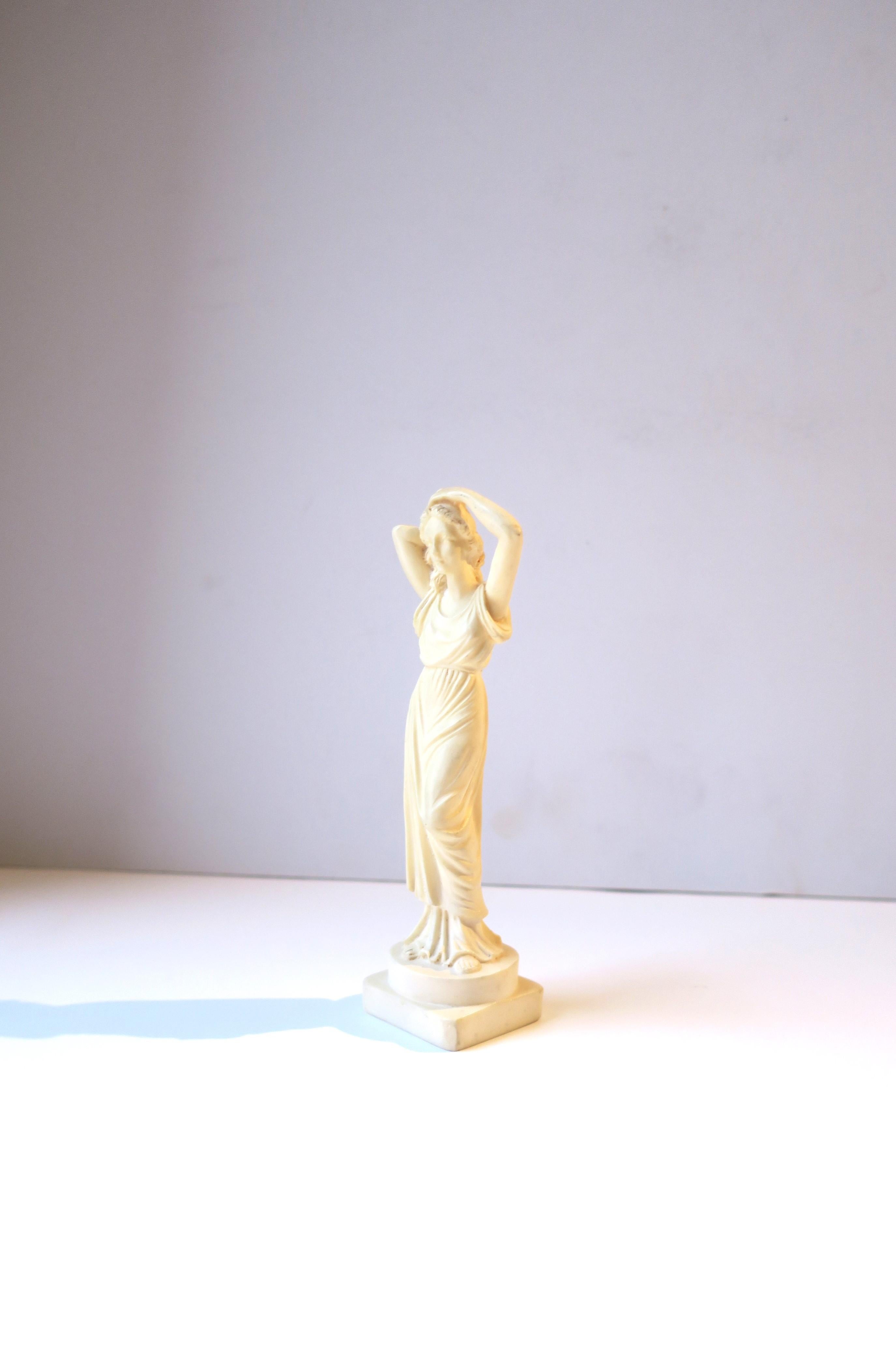 Italian Neoclassical Female Resin Sculpture Statue Decorative Object, Small For Sale 4