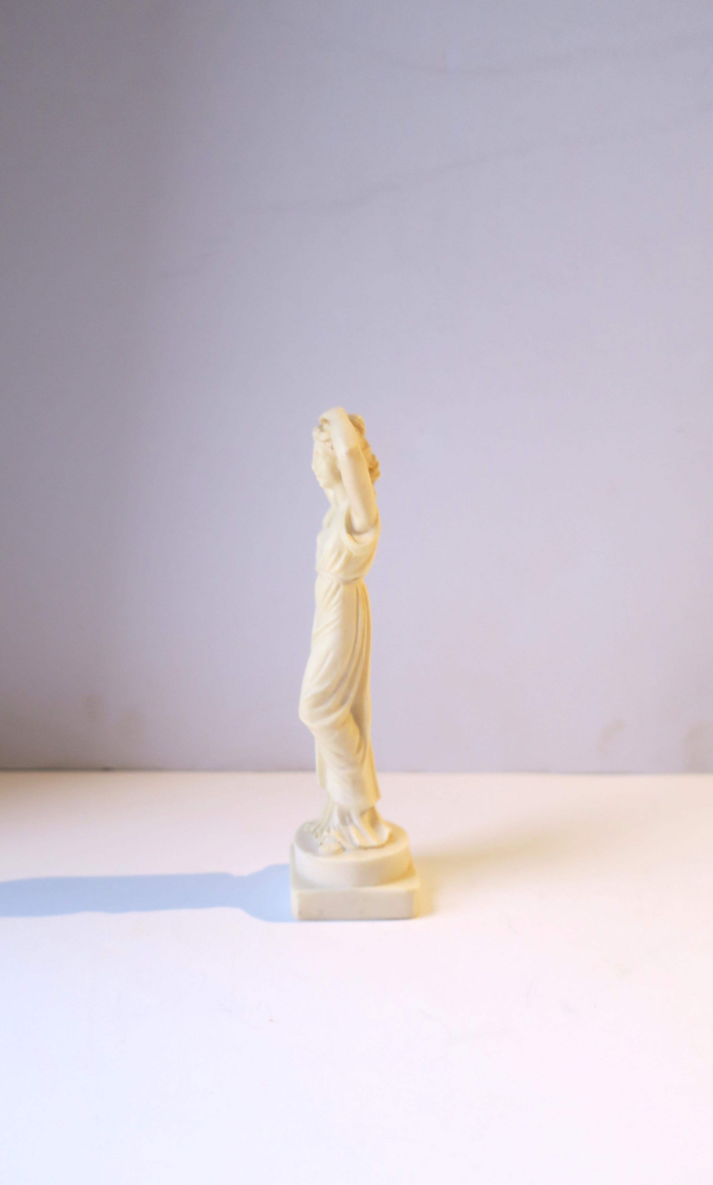 Italian Neoclassical Female Resin Sculpture Statue Decorative Object, Small For Sale 5