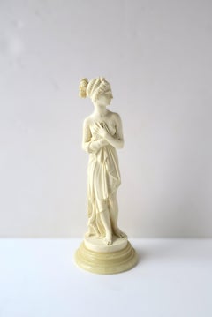 Italienische neoklassische weibliche Skulptur Statue