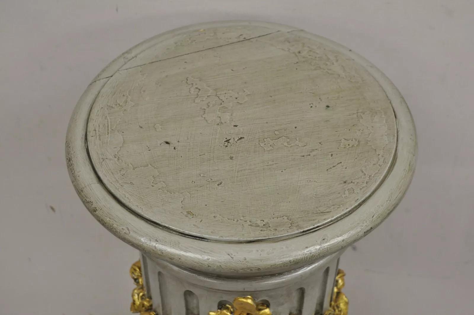 Italian Neoclassical French Empire Grey & Gold Painted Wooden Column Pedestal In Good Condition For Sale In Philadelphia, PA