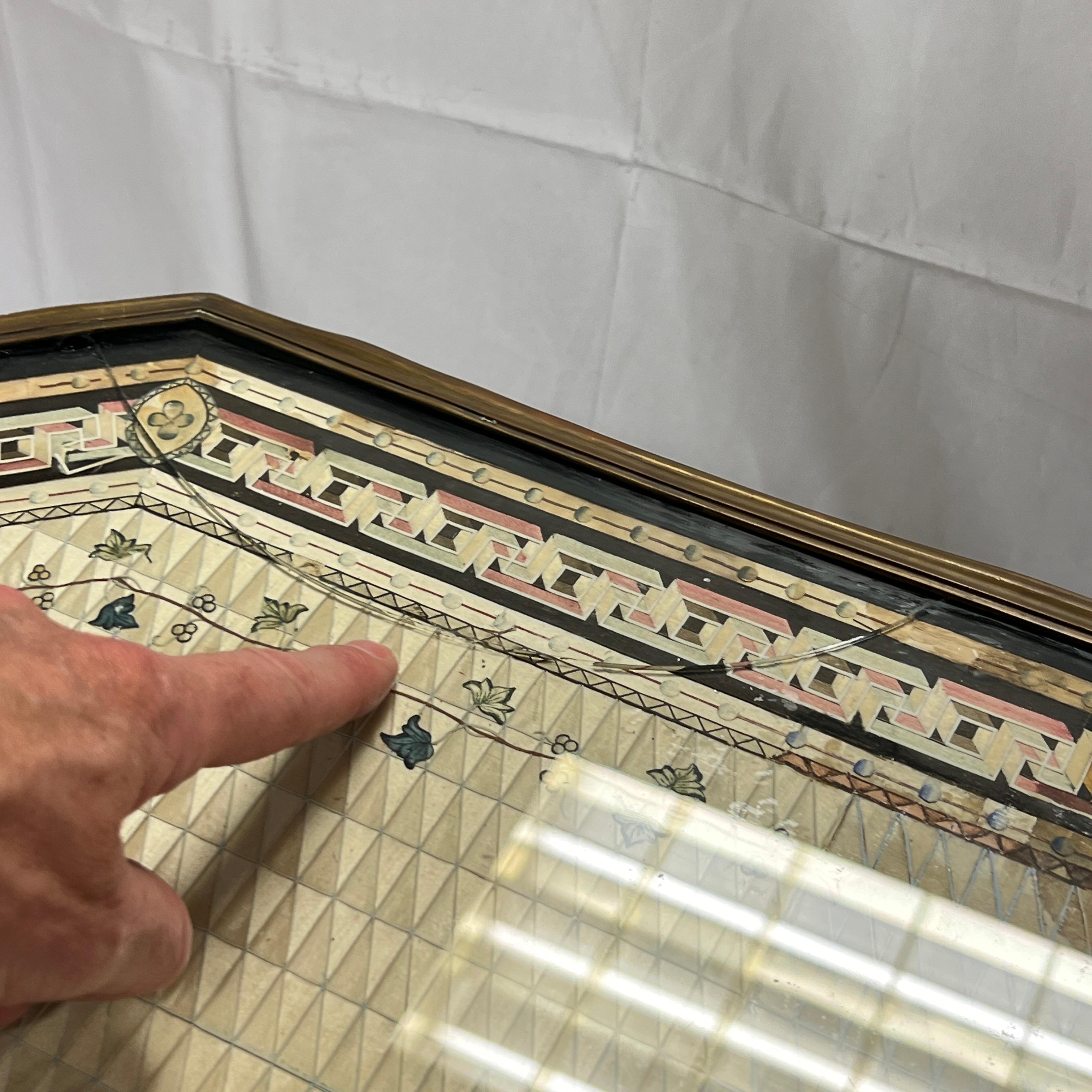 Table centrale néoclassique italienne en bronze doré avec plateau en soie peint à la main en vente 12