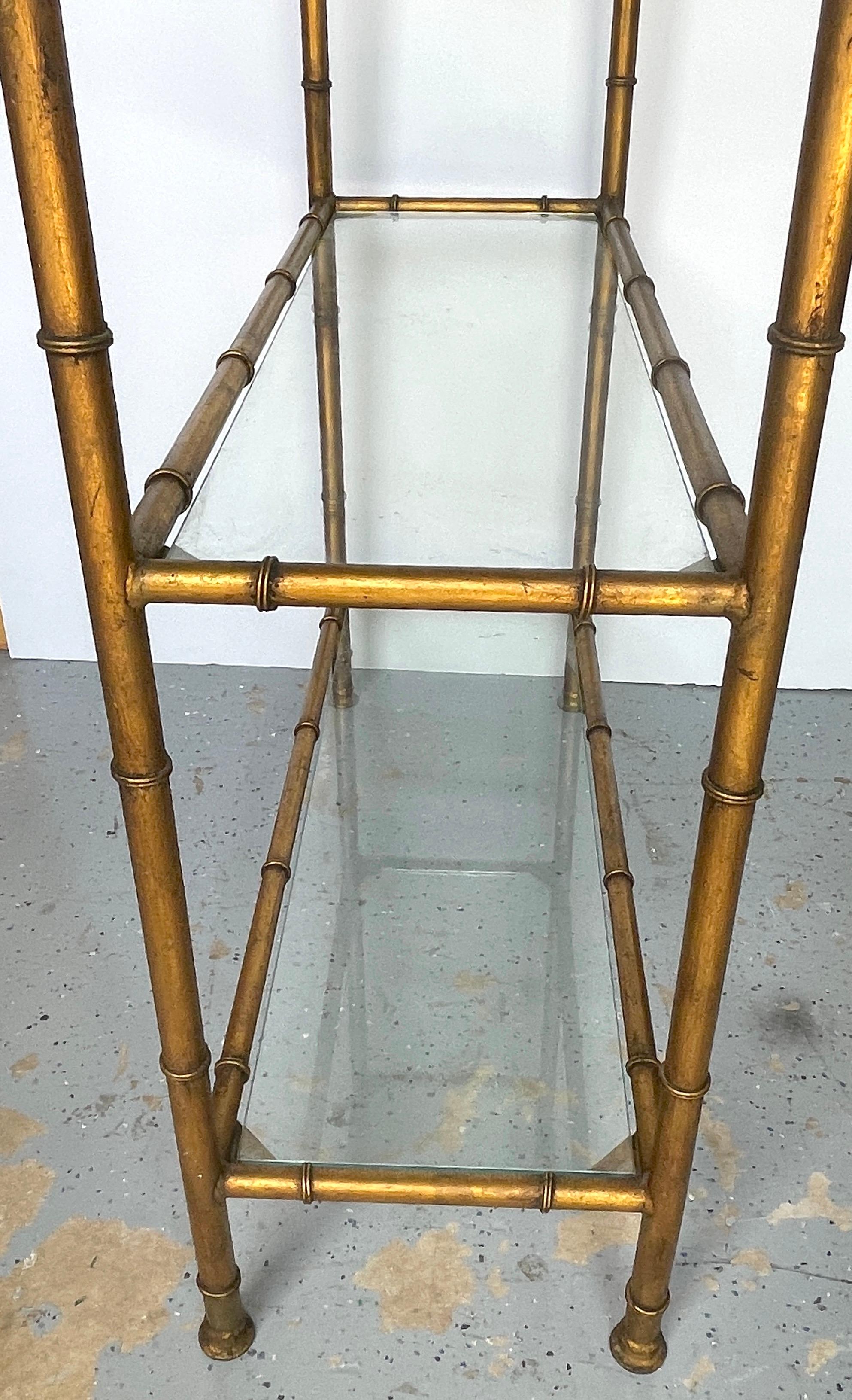 Italian Neoclassical Gilt Faux Bamboo 5-Tier Etagere with Urn Finials, C. 1960s In Good Condition For Sale In West Palm Beach, FL