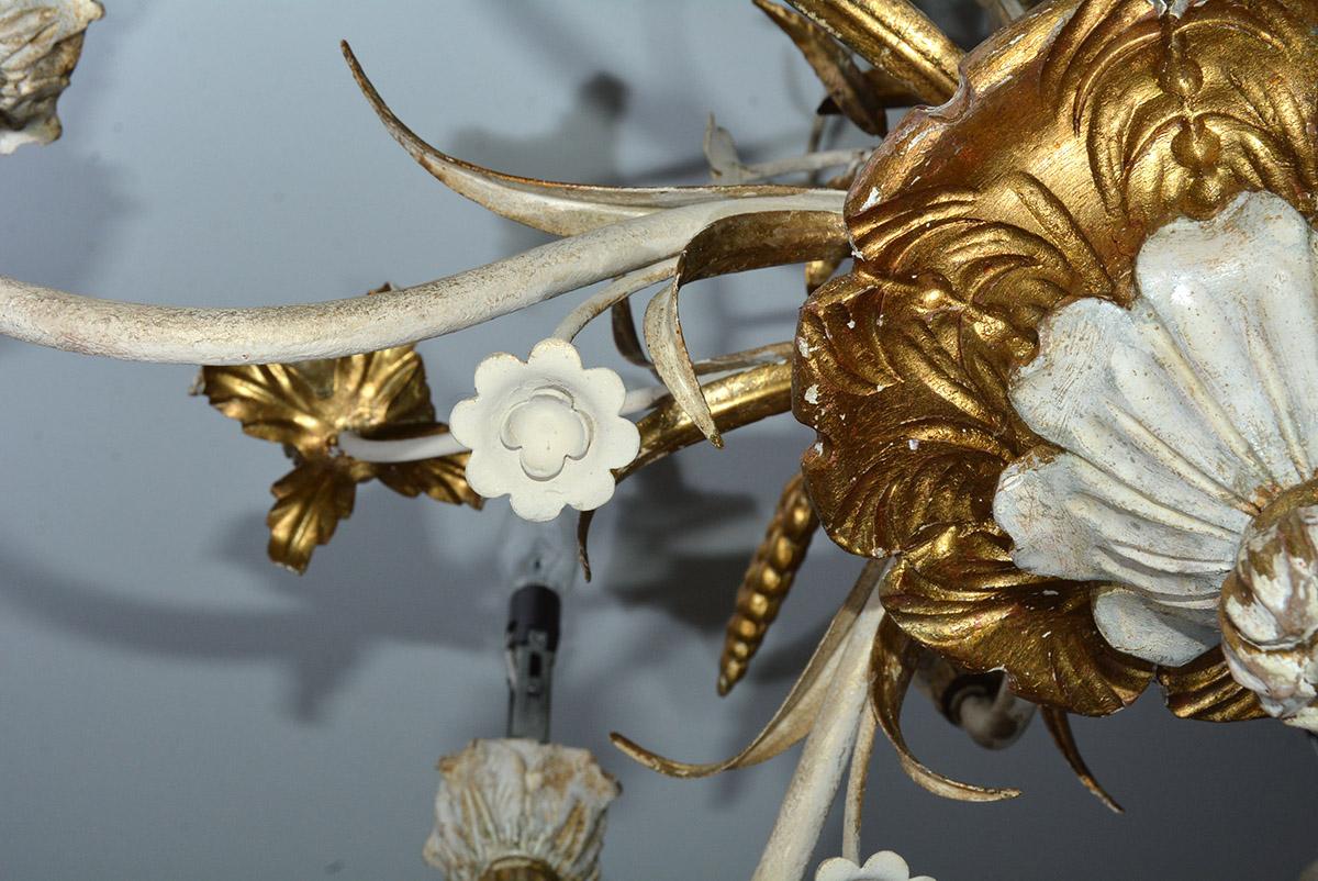 Italian Neoclassical Gilt Tole Chandelier 1