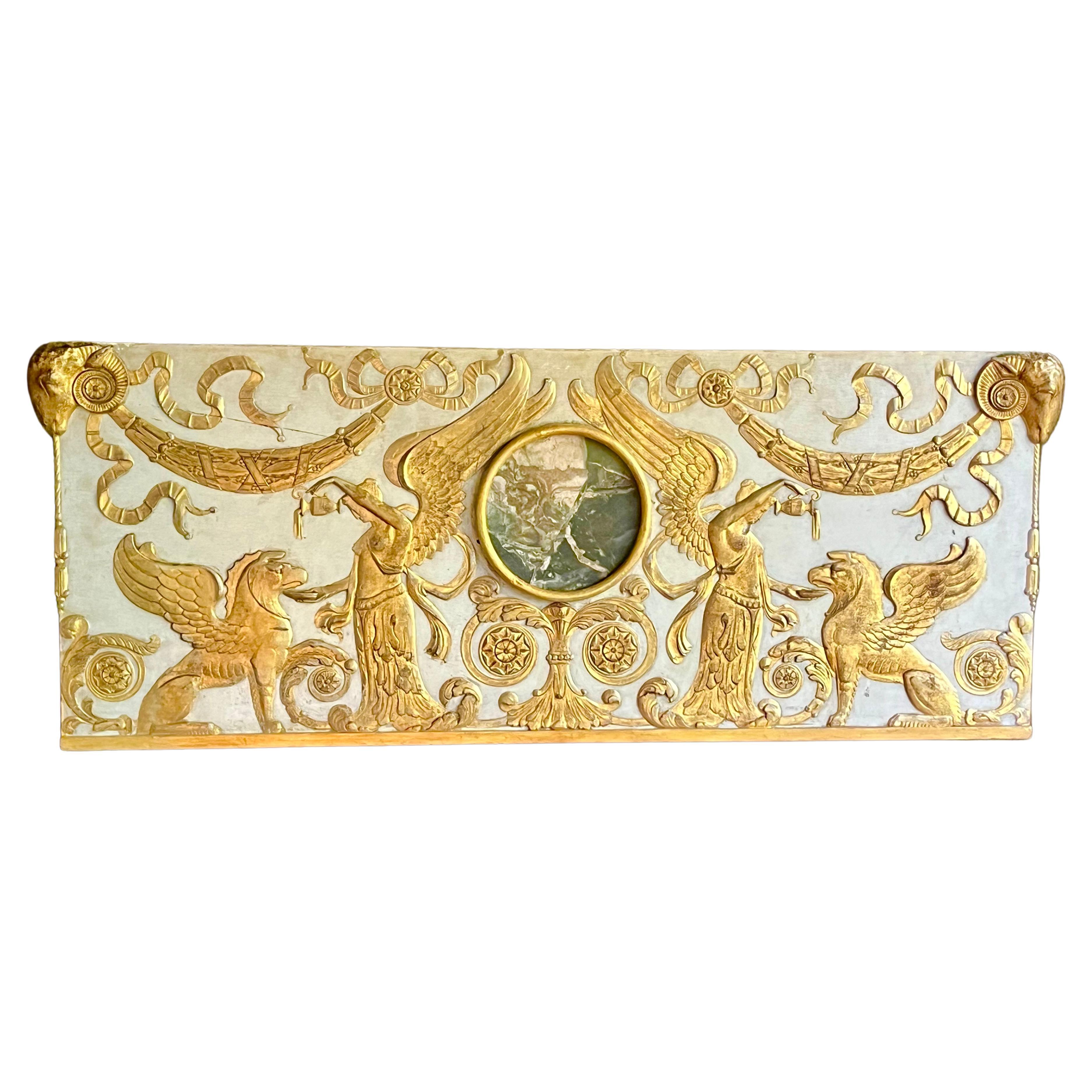 Italienisches neoklassizistisches Boiserie-Overdoor-Paneel aus vergoldetem Holz, dekoriert  
