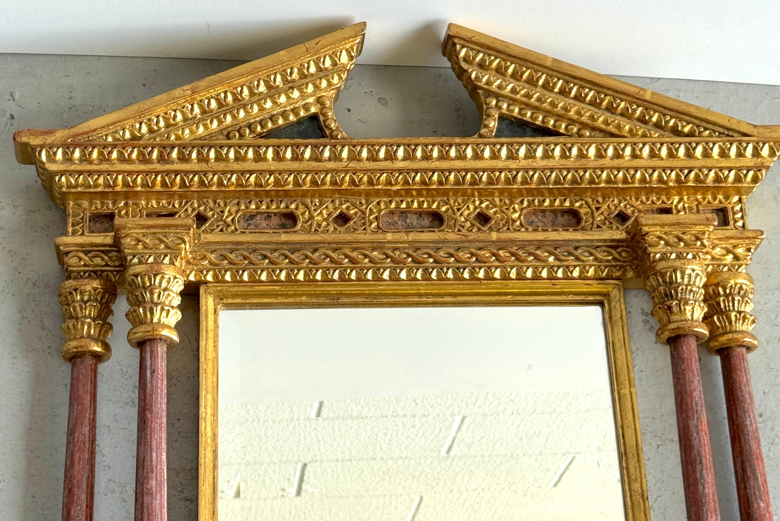 Italienischer neoklassischer Spiegel aus Giltwood mit Intarsien und geschnitztem Marmor, 20. im Angebot 11