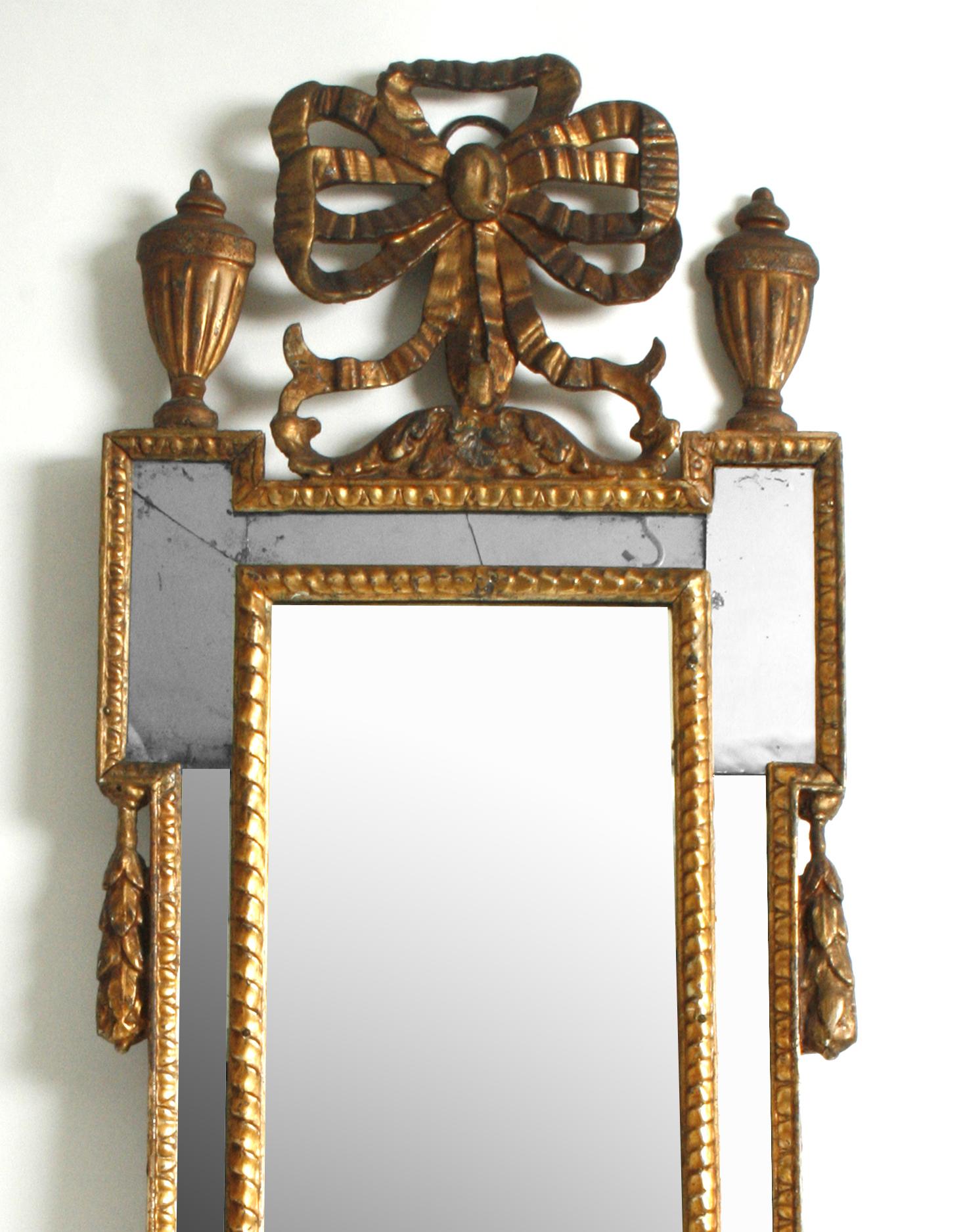 Italian Neoclassical Giltwood Mirror, c1790 In Good Condition In valatie, NY