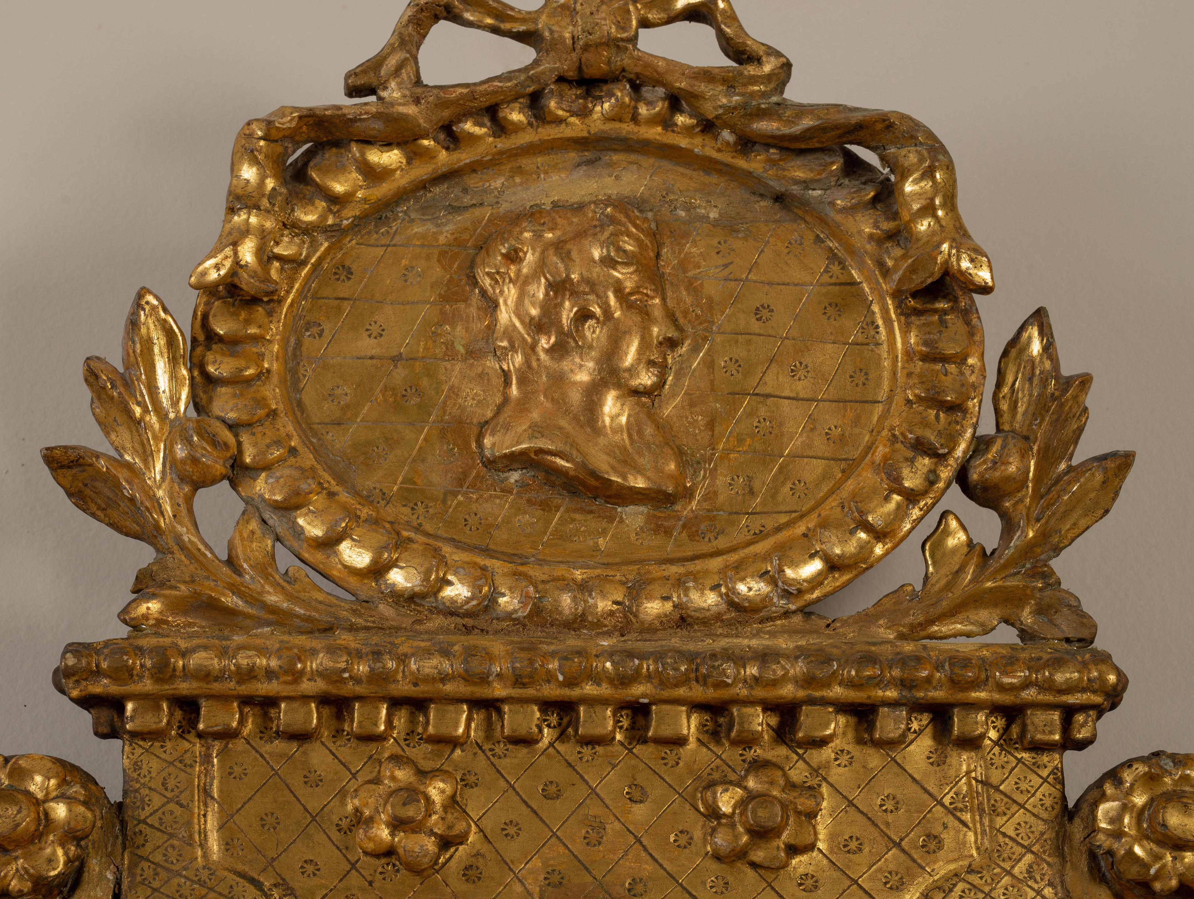 18th Century Italian Neoclassical Giltwood Mirror
