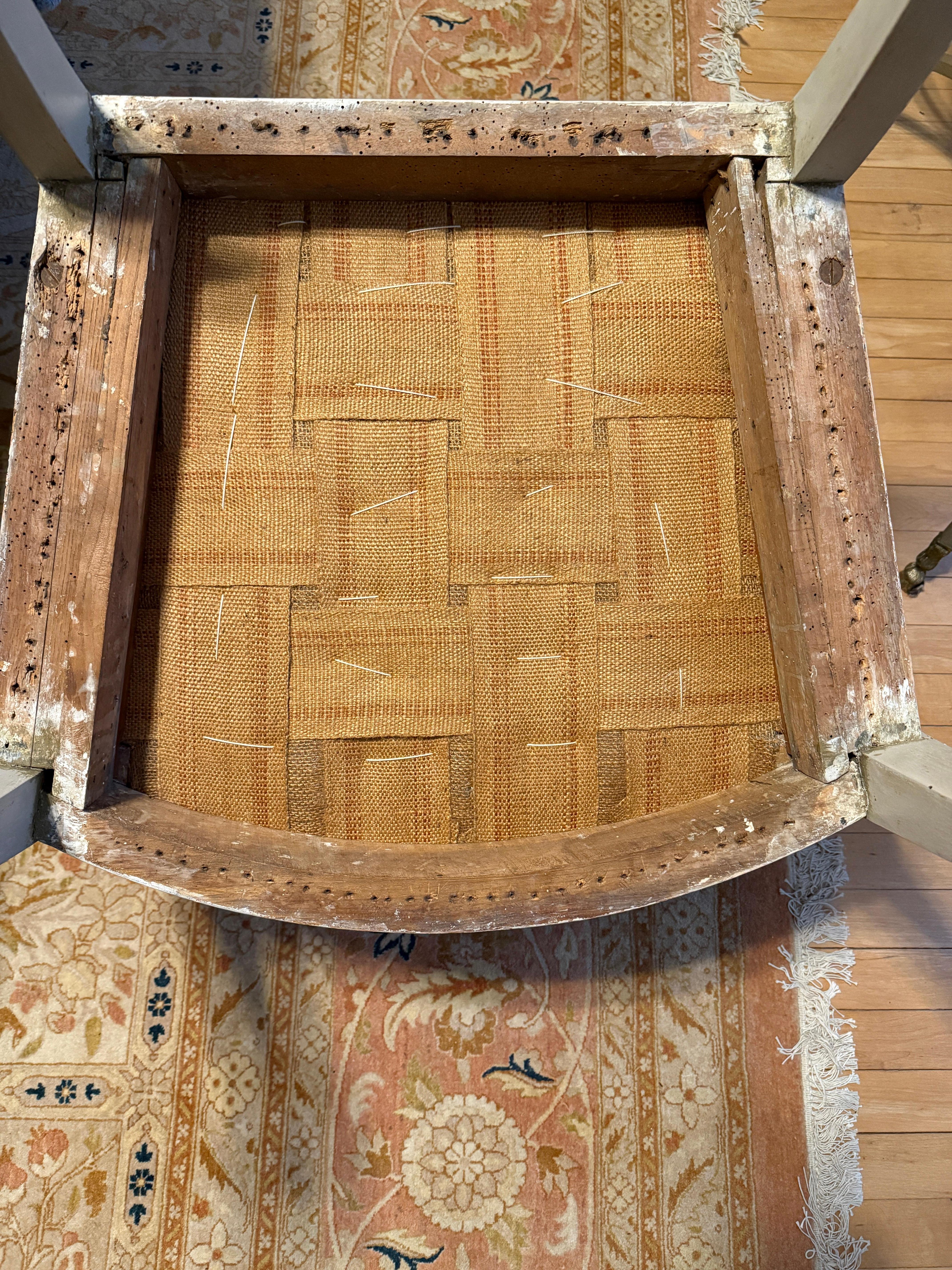 Sillón neoclásico italiano de madera dorada y zoomorfo con terciopelo de Scalamandre C 1820 en venta 2