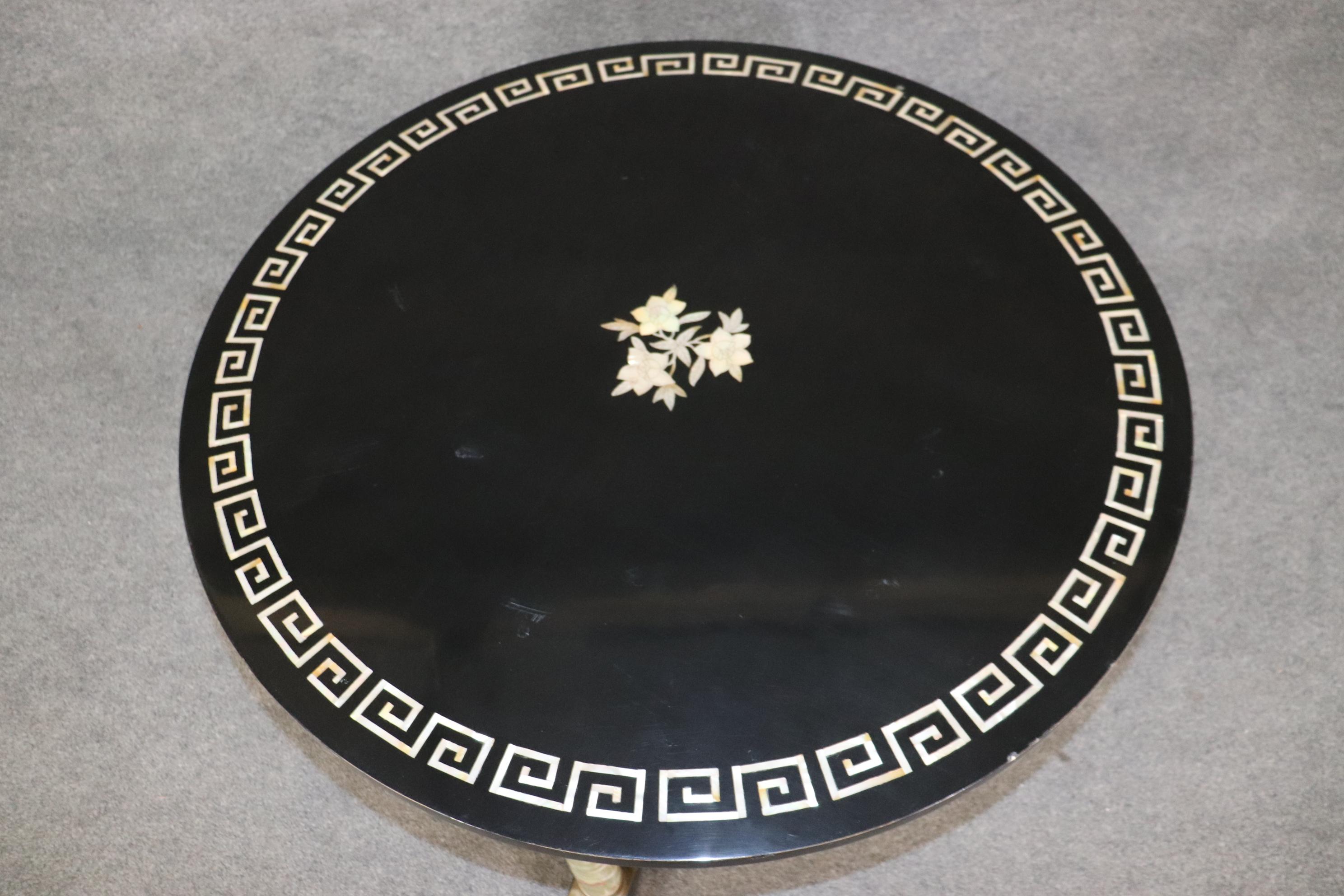 Italian Neoclassical Green Onyx and Mother of Pearl Inlaid Center Table  For Sale 7