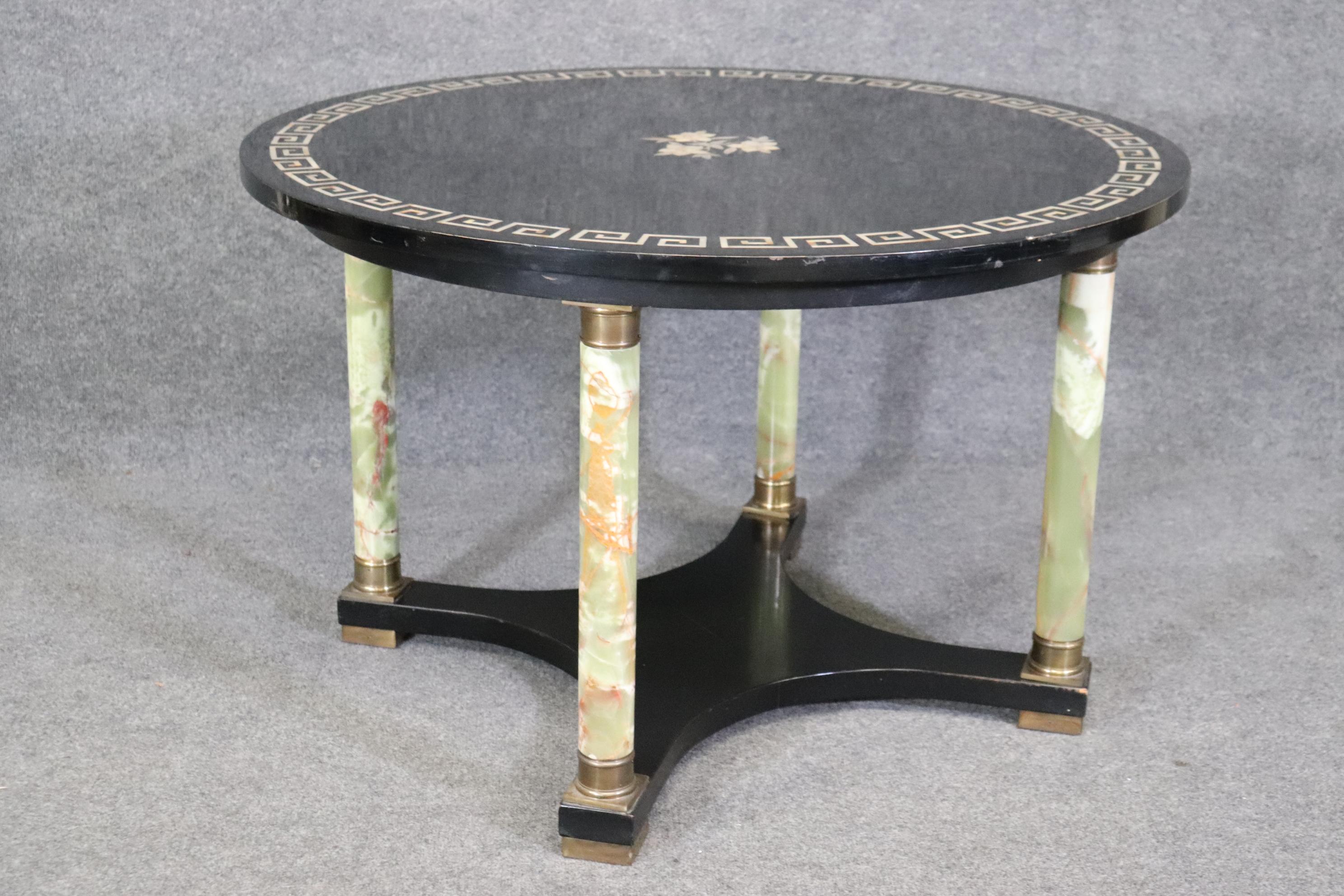 Italian Neoclassical Green Onyx and Mother of Pearl Inlaid Center Table  For Sale 3