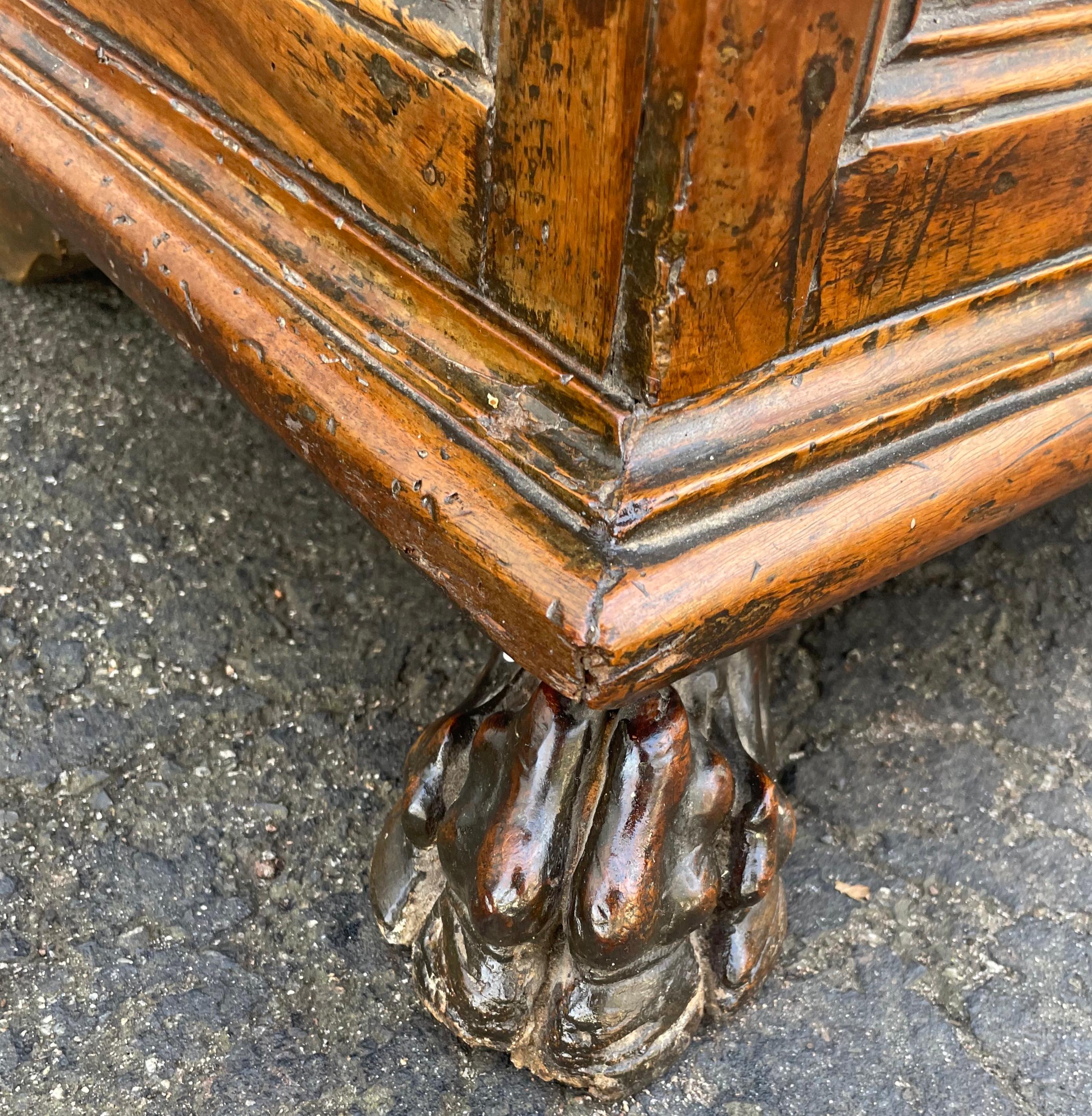 19th Century Italian Neoclassical Hall Bench For Sale