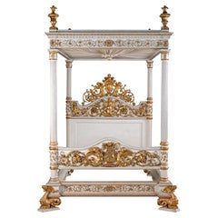 Lit d'appoint néoclassique italien sculpté à la main et doré Tester State (6 pieds/ 180 cm) et armoire