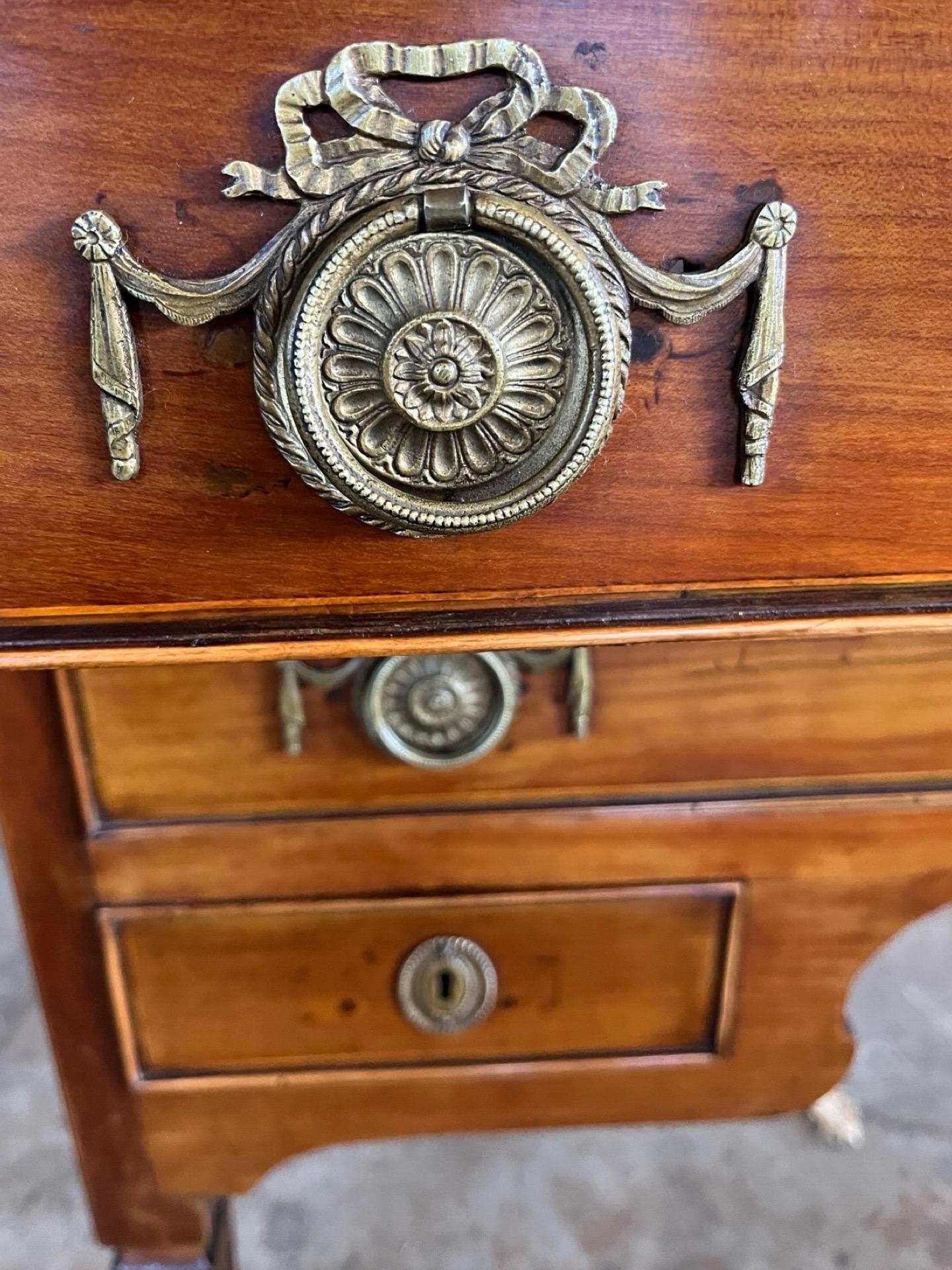 Commode neoclassico italiano Luigi XVI in ciliegio in vendita 7