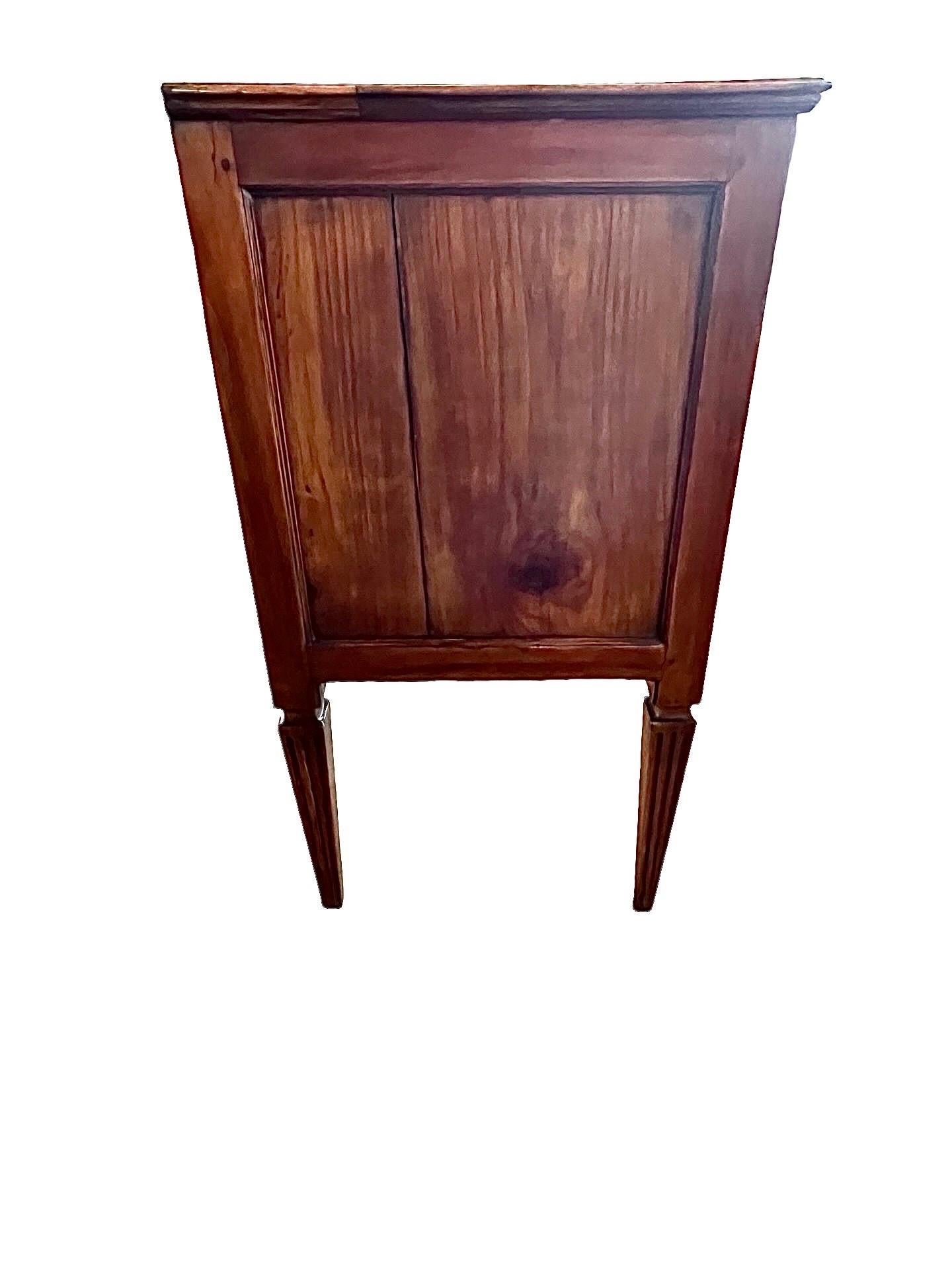 Neoclassico Commode neoclassico italiano Luigi XVI in ciliegio in vendita