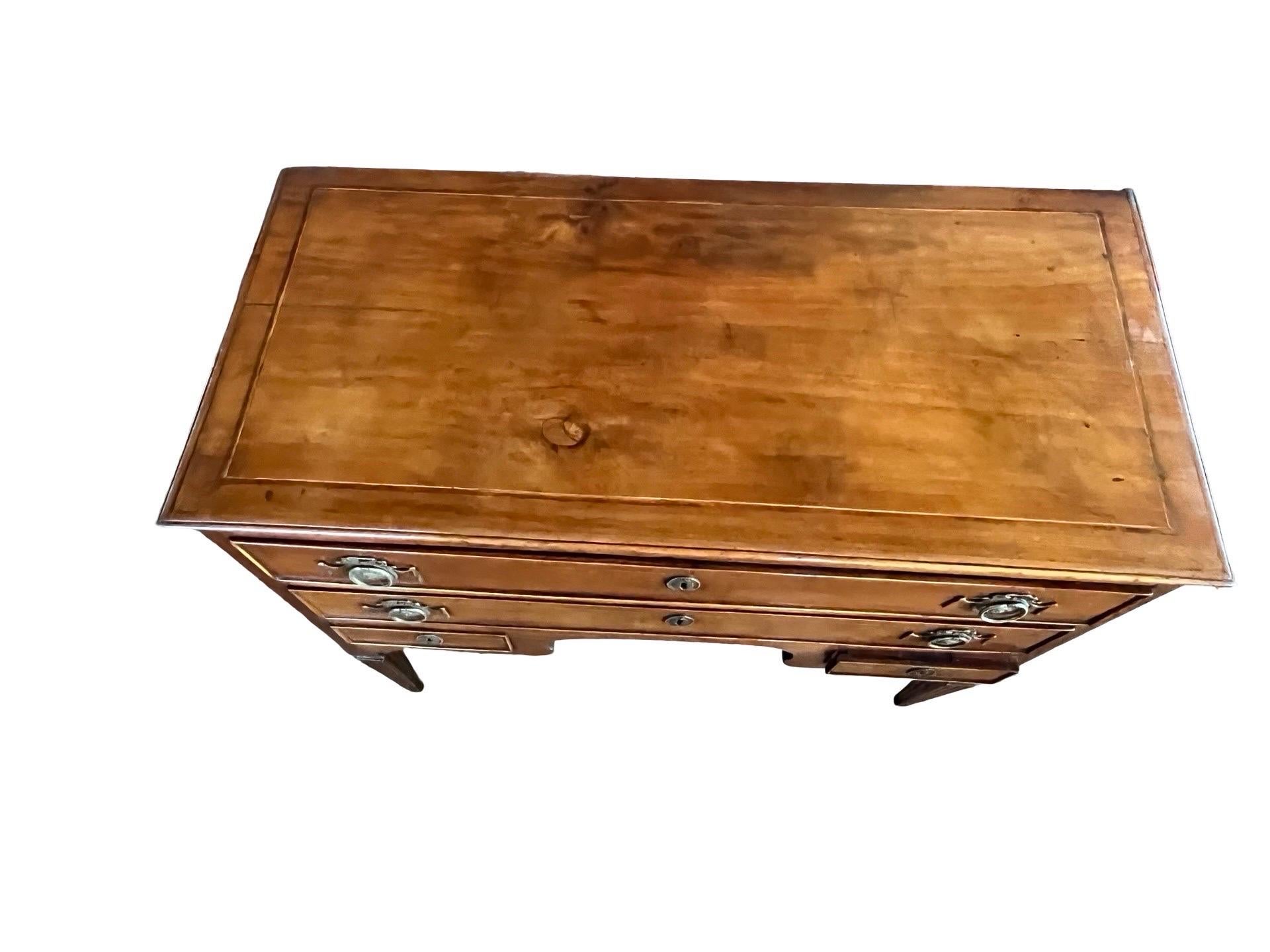 Commode neoclassico italiano Luigi XVI in ciliegio in vendita 1
