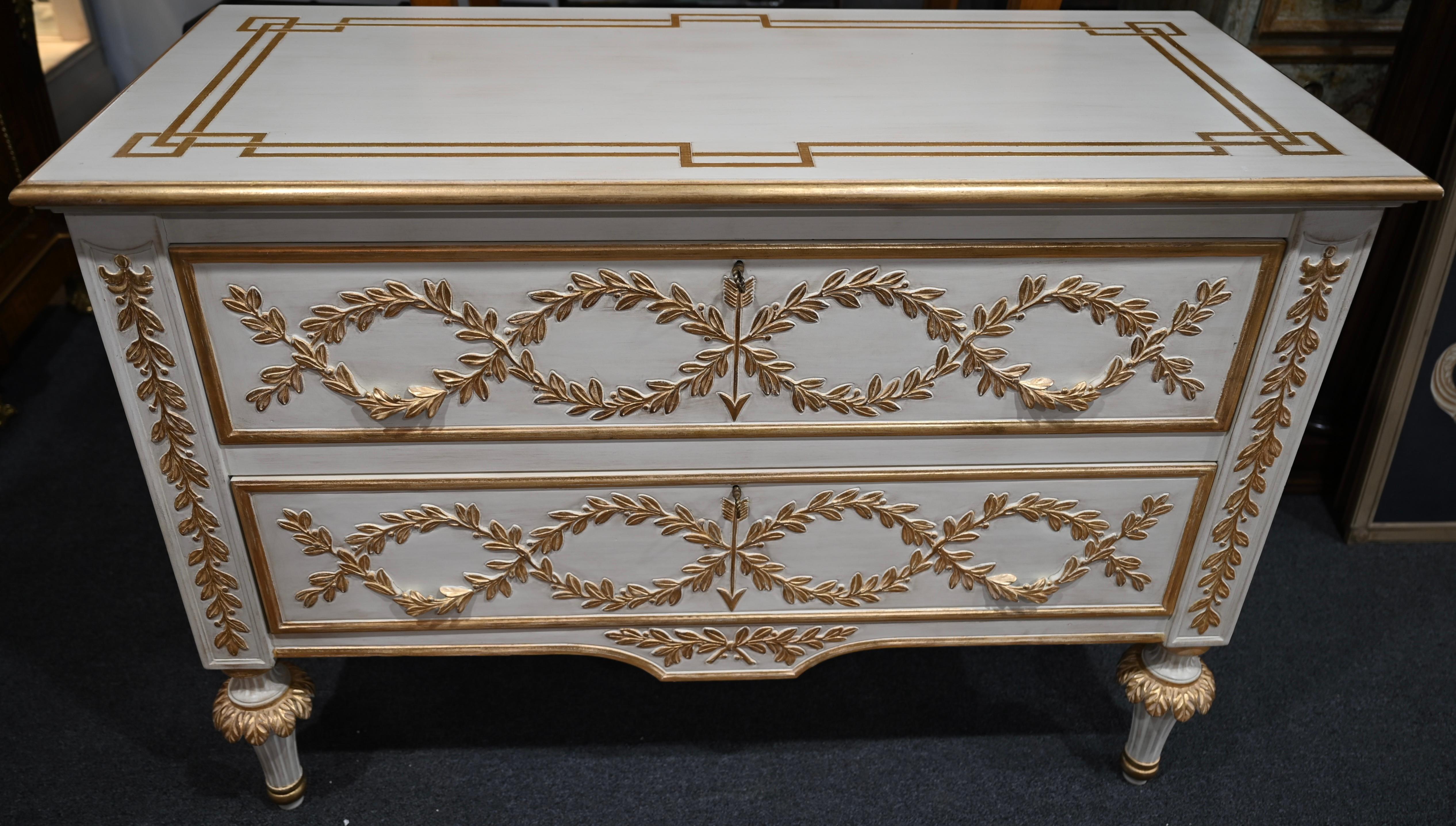 Italian Neoclassical Louis XVI Style Hand-Painted Chest of Drawers 2