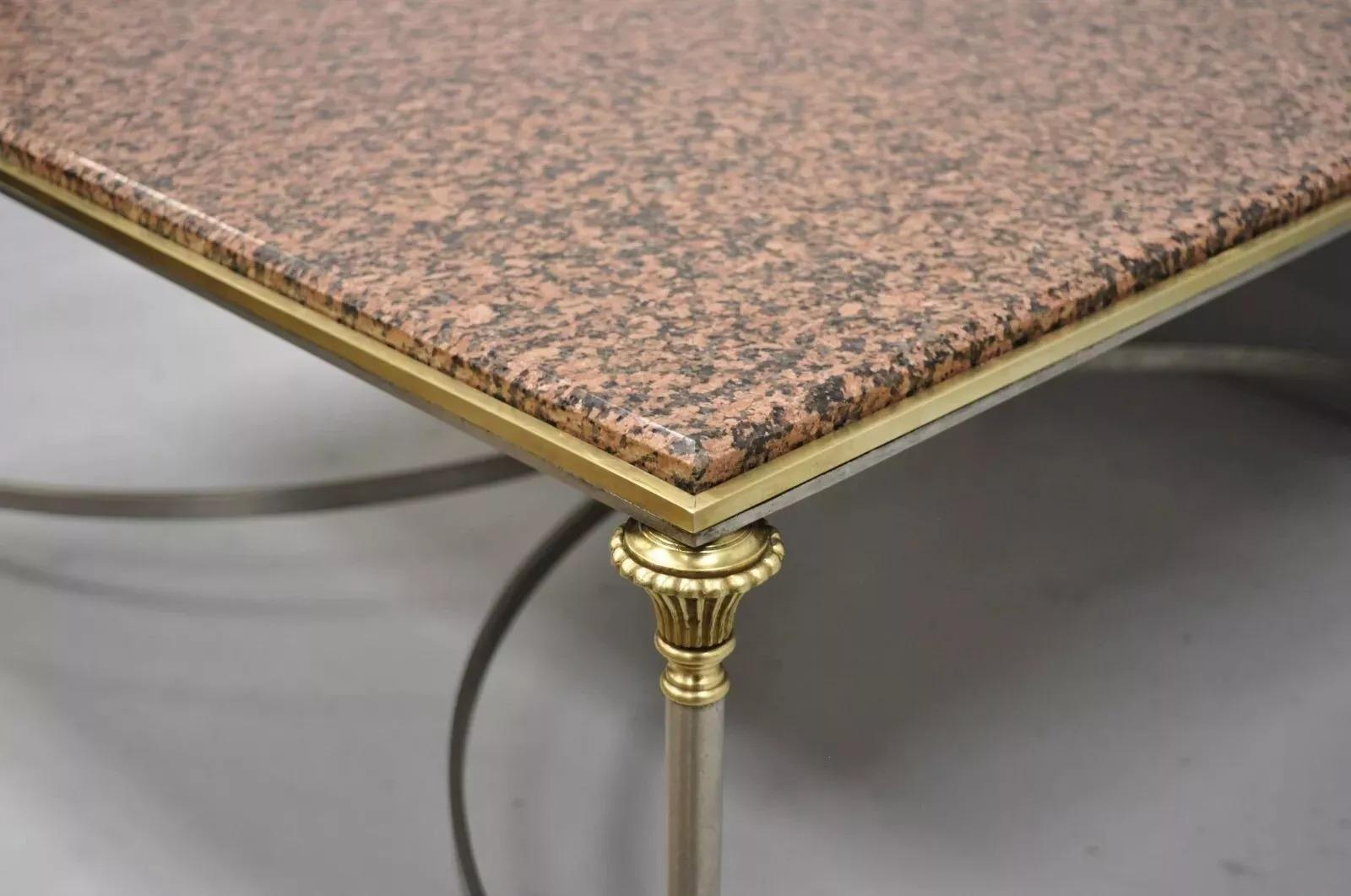 Italienischer neoklassizistischer Couchtisch im Stil von Maison Jansen aus Stahl und Messing mit Marmorplatte (Unbekannt) im Angebot