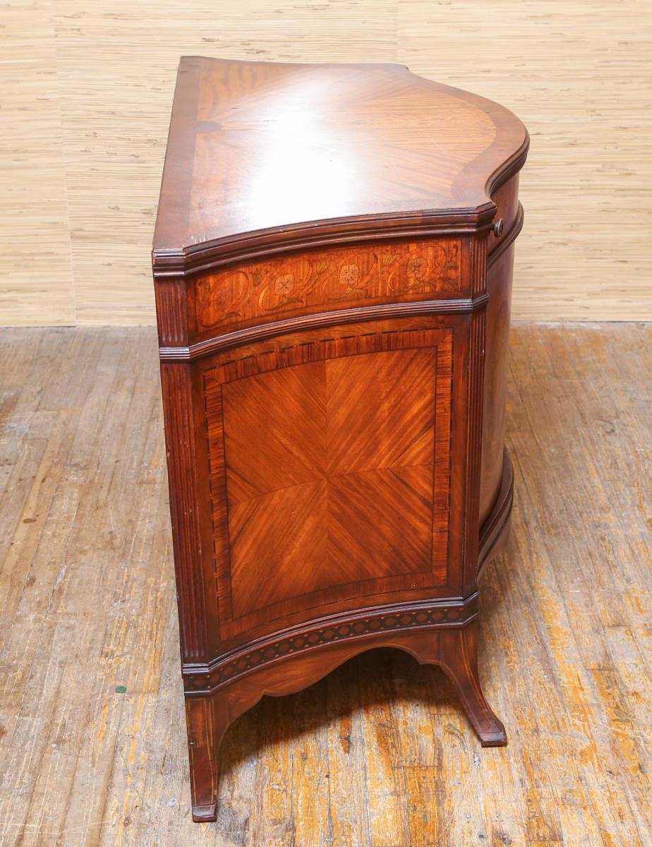 Italian Neoclassical Manner Marquetry Serpentine Commode in Mahogany & Fruitwood 8