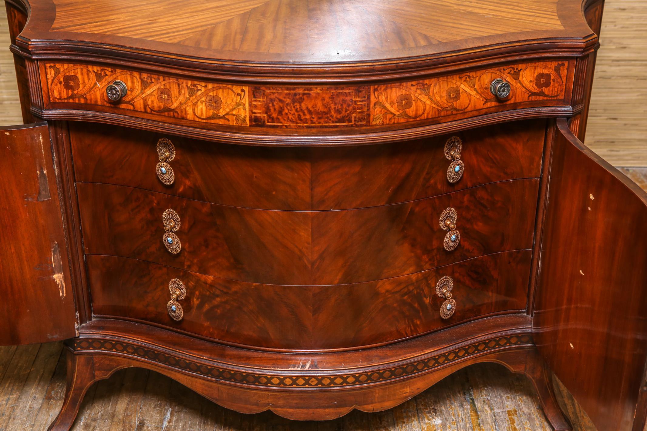 20th Century Italian Neoclassical Manner Marquetry Serpentine Commode in Mahogany & Fruitwood