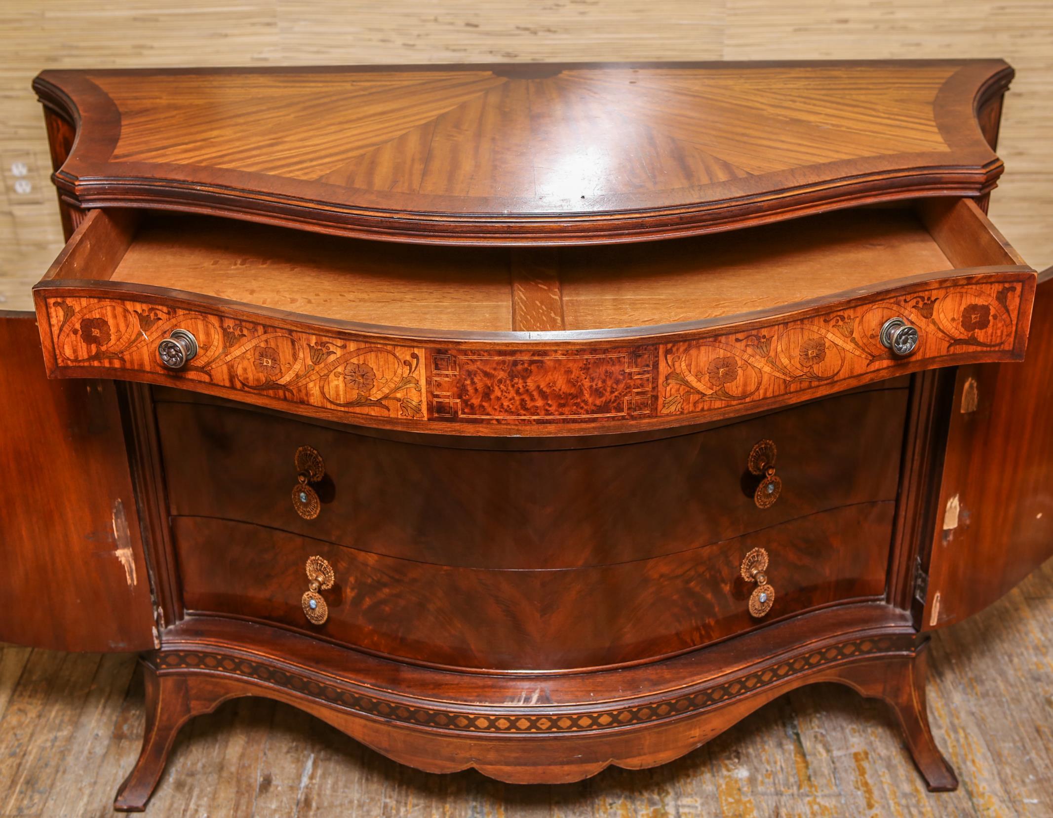 Italian Neoclassical Manner Marquetry Serpentine Commode in Mahogany & Fruitwood 4