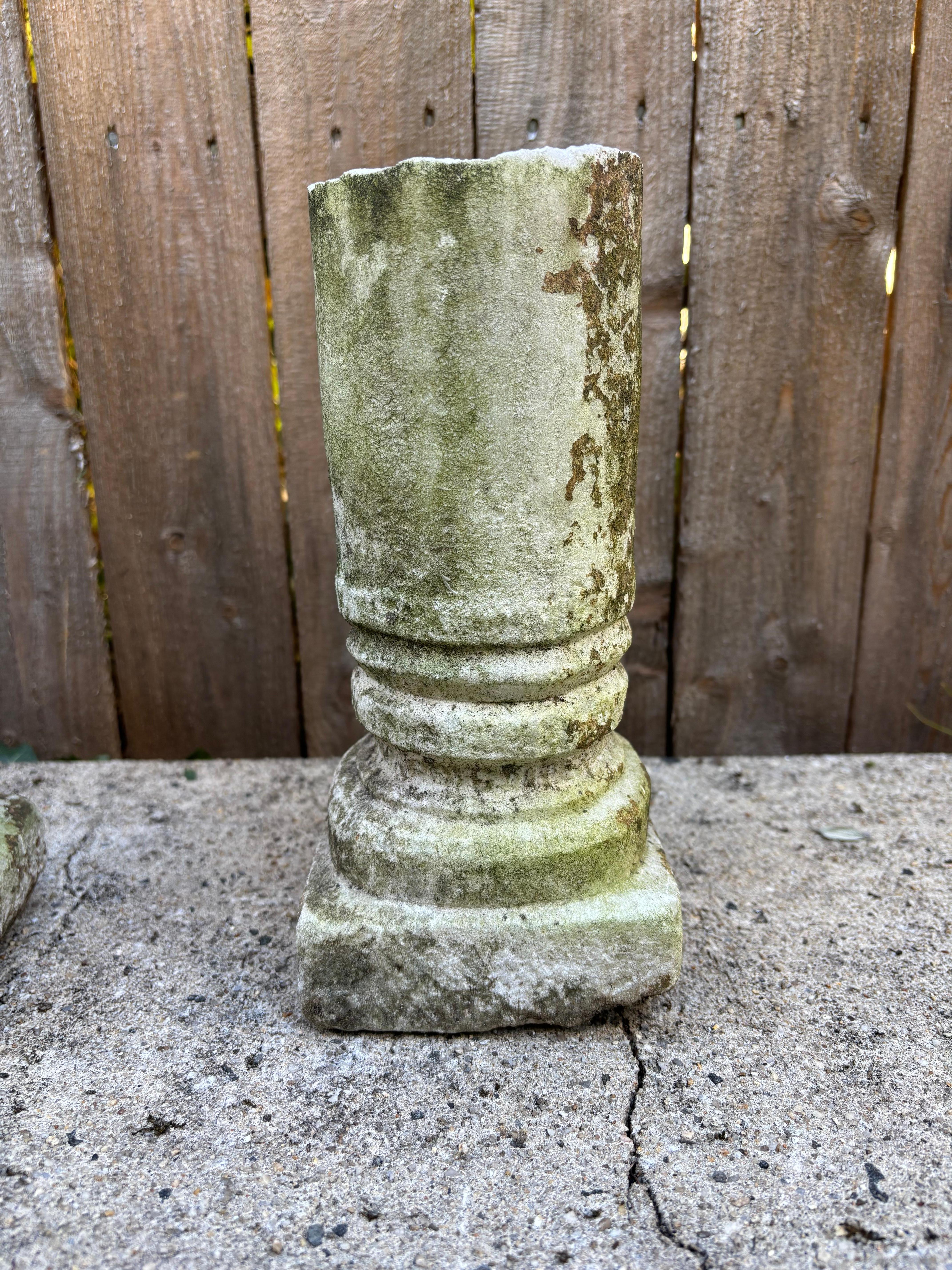 Italian Neoclassical Marble Columns With Capitals, Set of Three For Sale 6