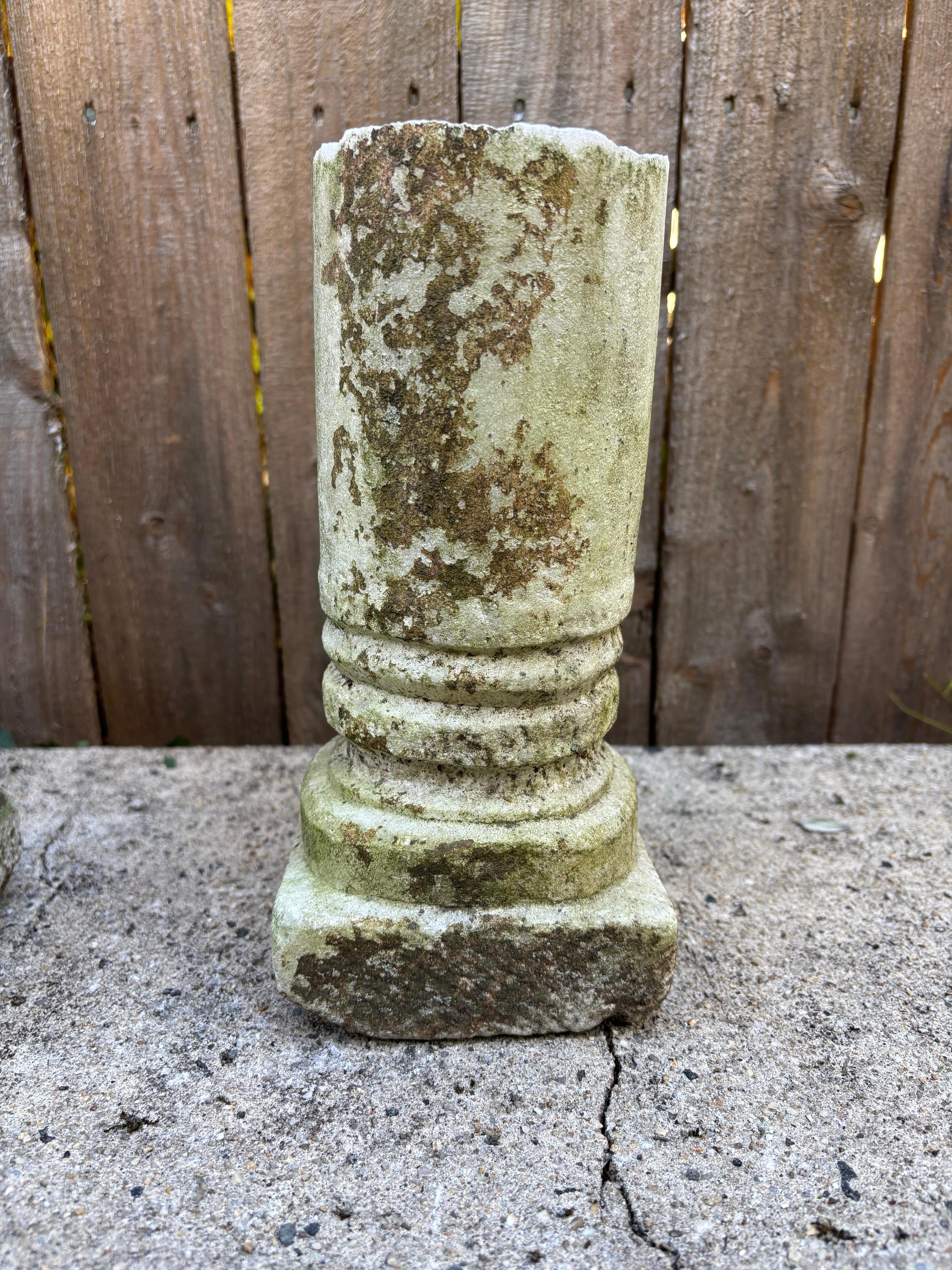 Italian Neoclassical Marble Columns With Capitals, Set of Three For Sale 7