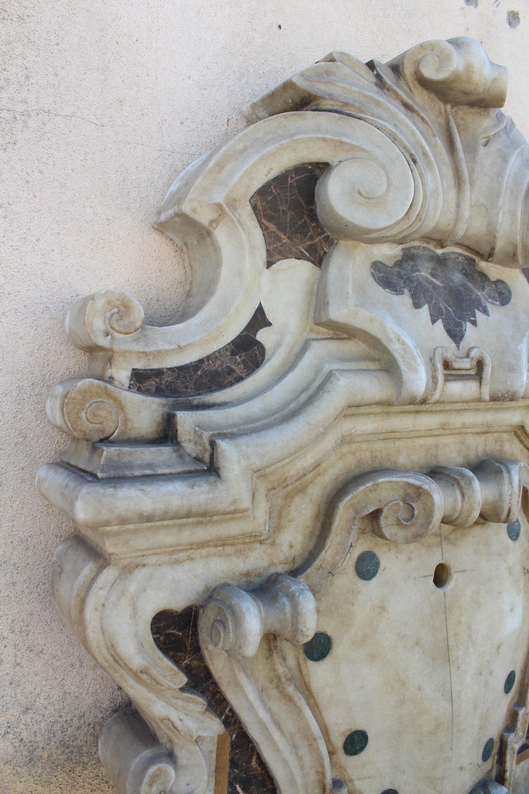 Italian Neoclassical Marble Inlay Wall Fountain In Good Condition In Marbella, ES