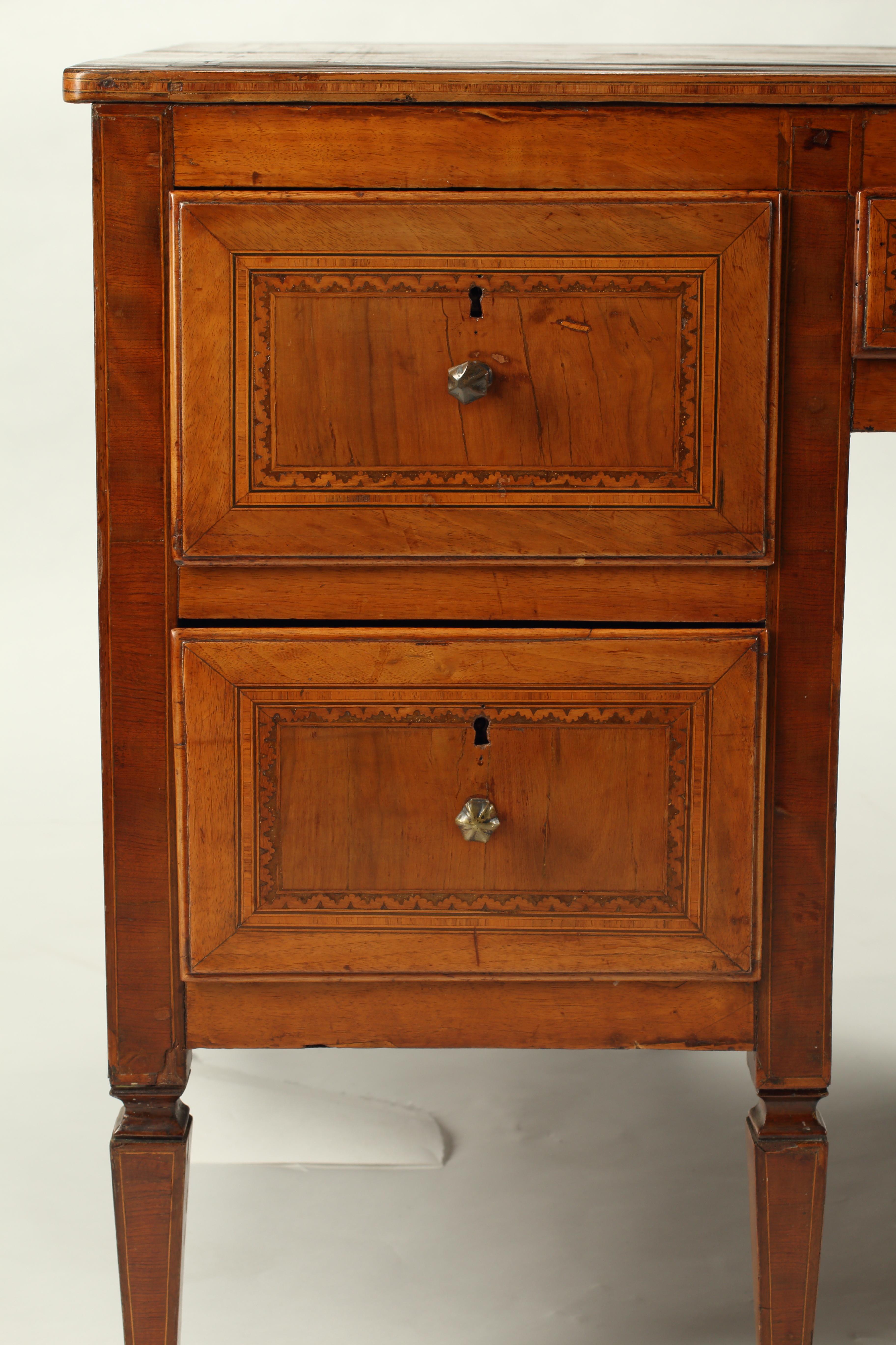 Escritorio neoclásico italiano de marquetería para pareja, 1800 Marquetería en venta