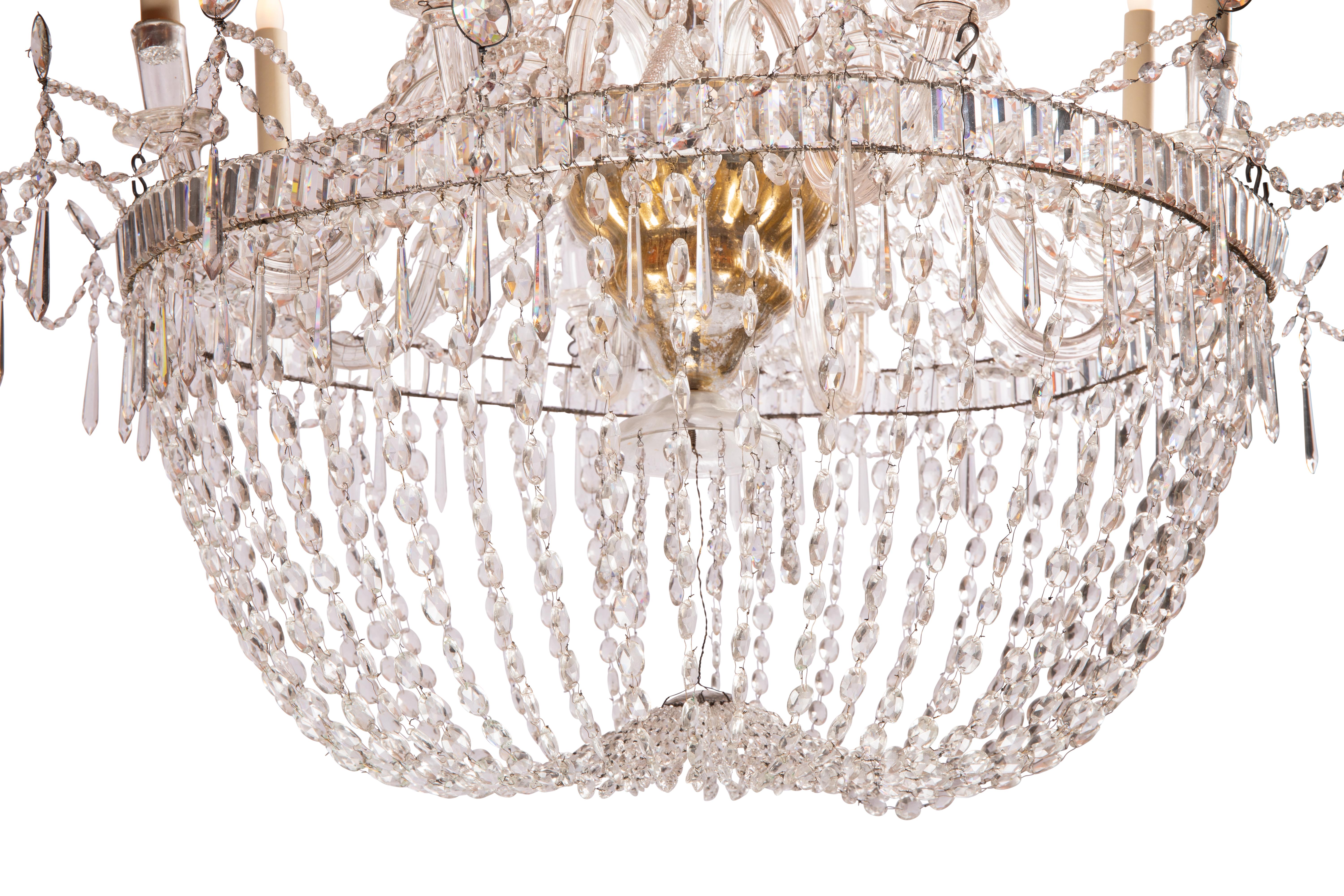 Wonderful and rare Italian chandelier in the 