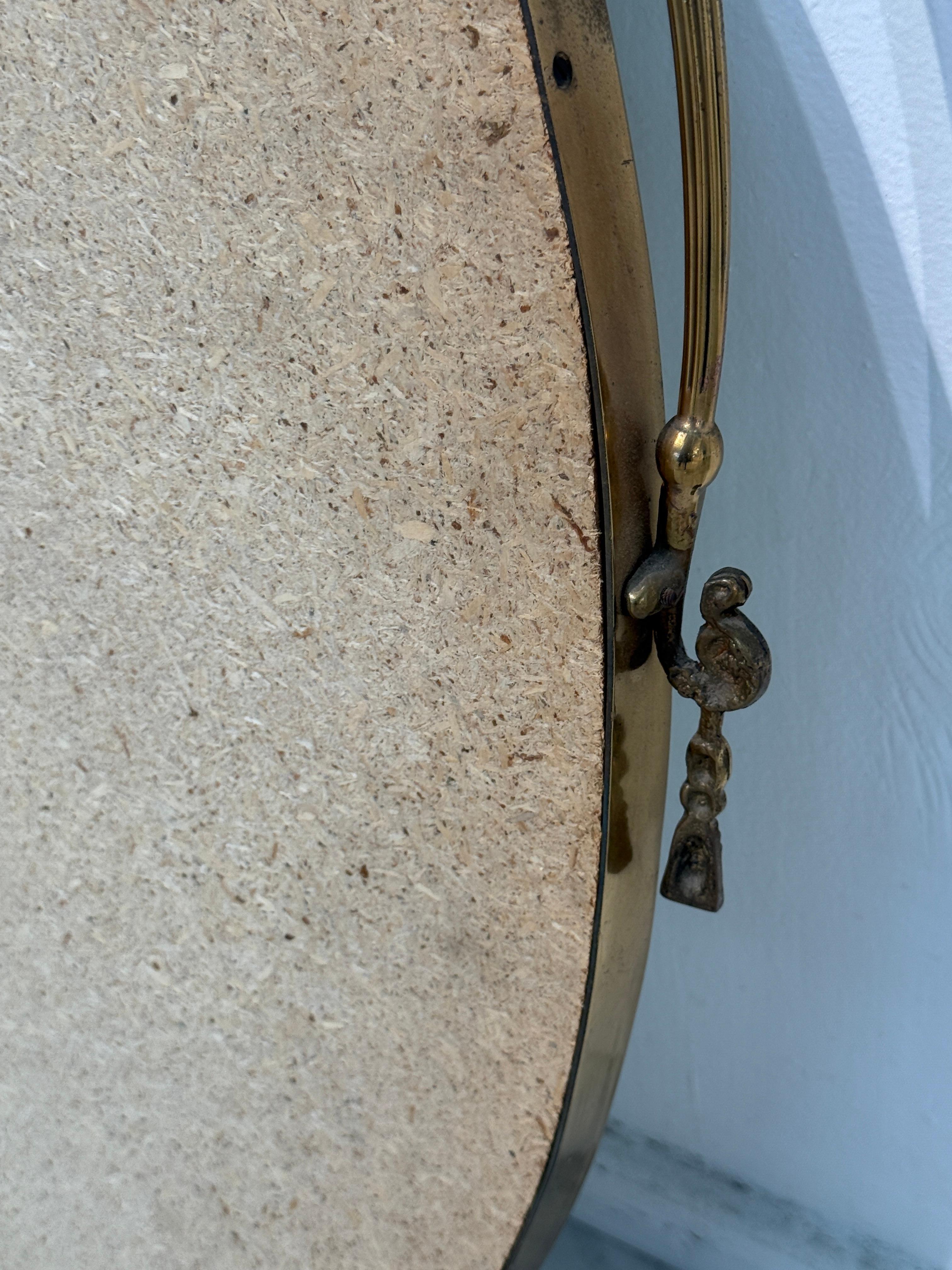 Italian Neoclassical Oval Mirror with Brass Ribbon and Tassel Detailing, 1950s in vendita 4