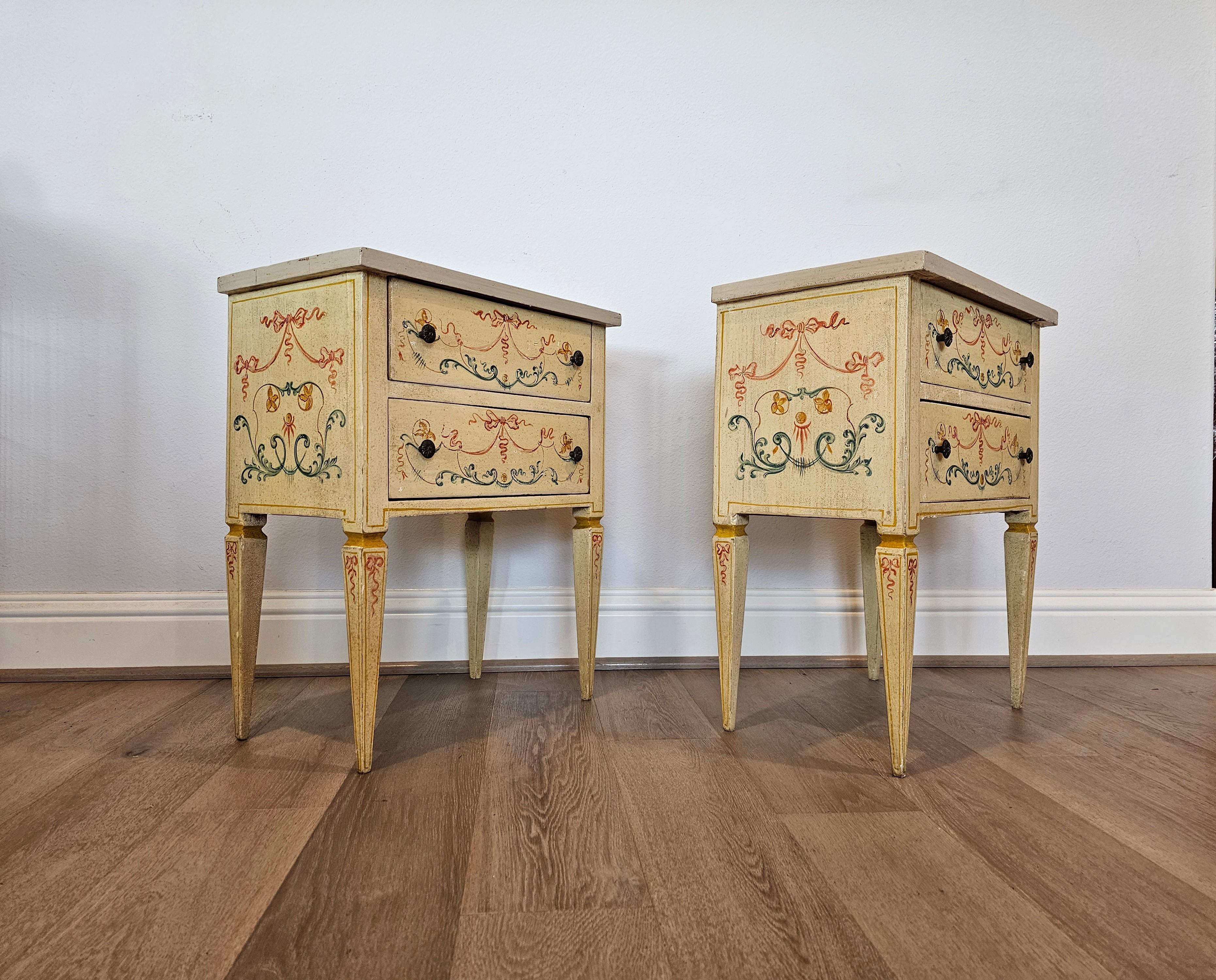 Italian Neoclassical Paint Decorated Nightstand Table Pair For Sale 3