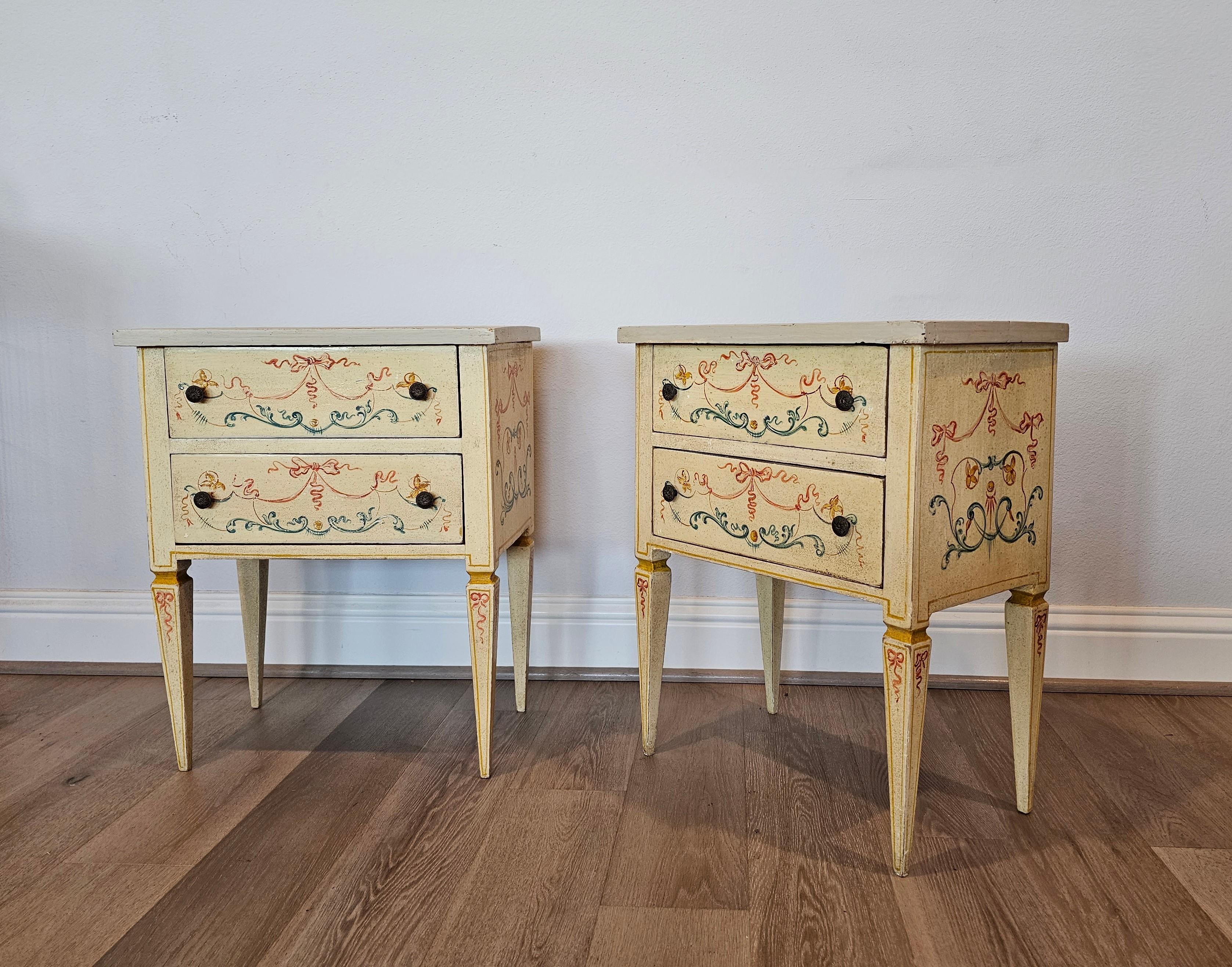 Italian Neoclassical Paint Decorated Nightstand Table Pair For Sale 4