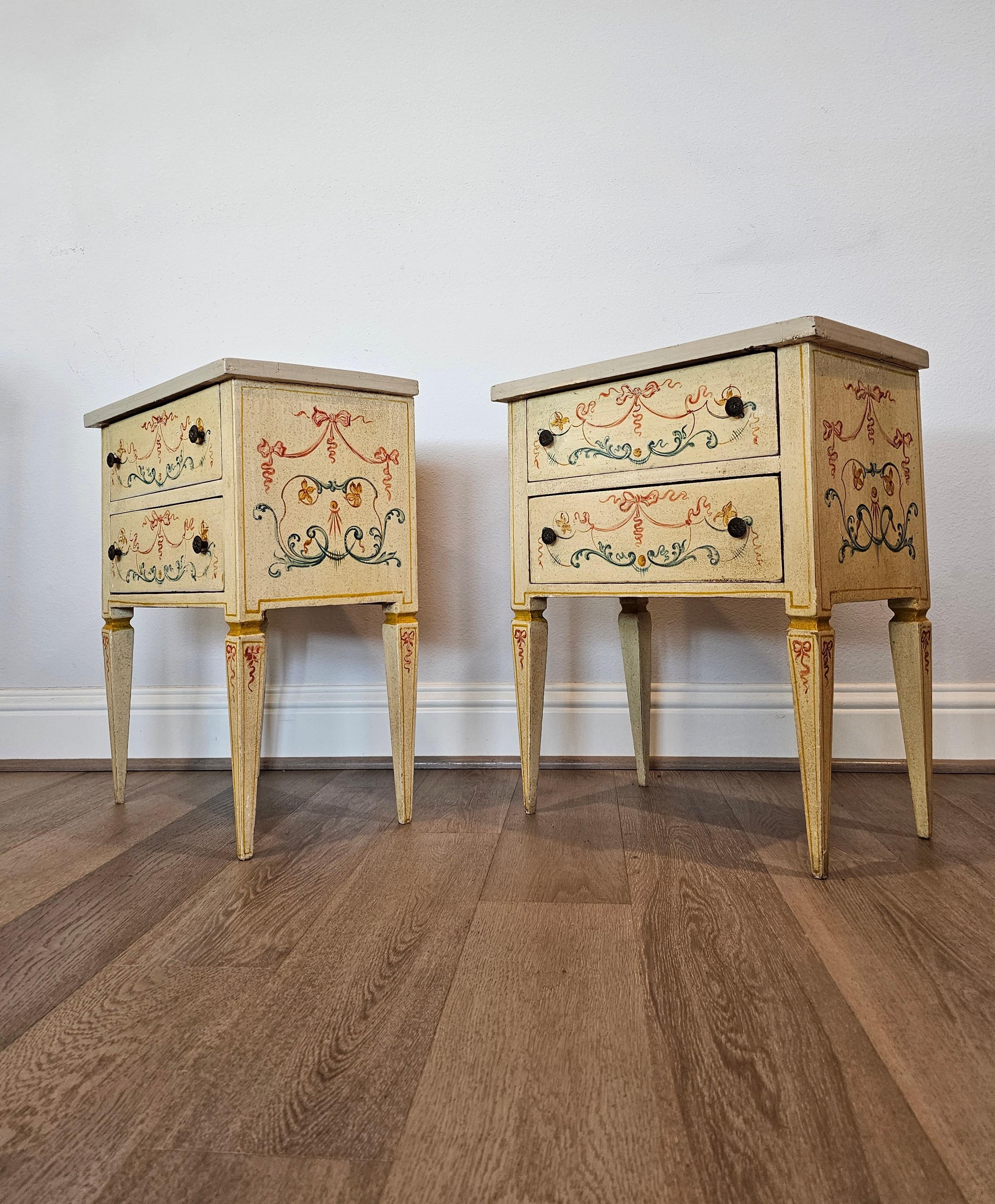 Italian Neoclassical Paint Decorated Nightstand Table Pair For Sale 5