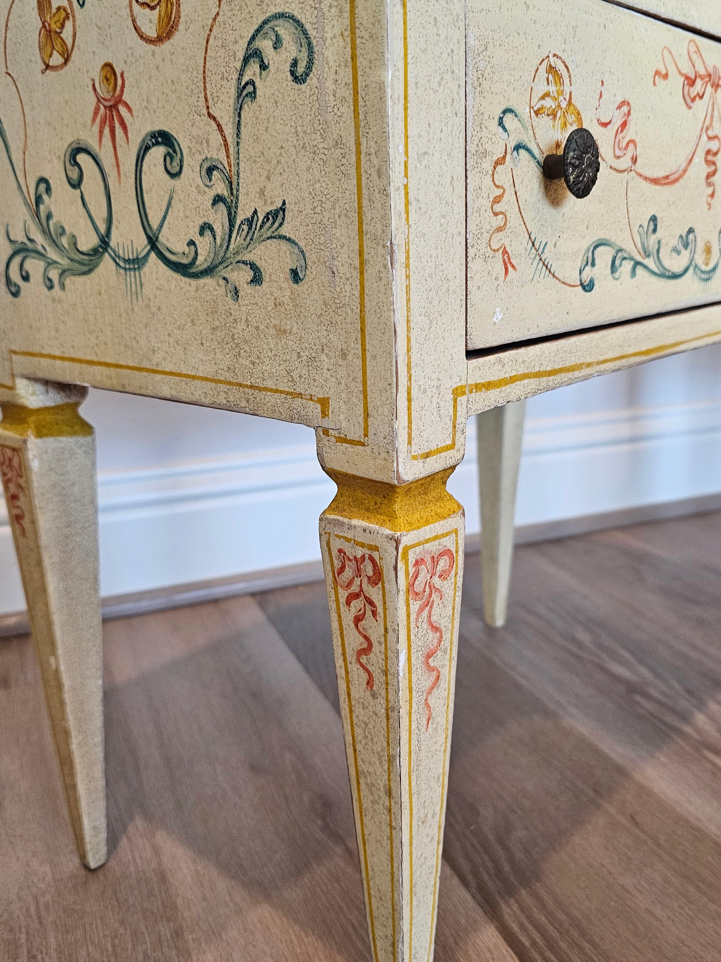 Italian Neoclassical Paint Decorated Nightstand Table Pair For Sale 9