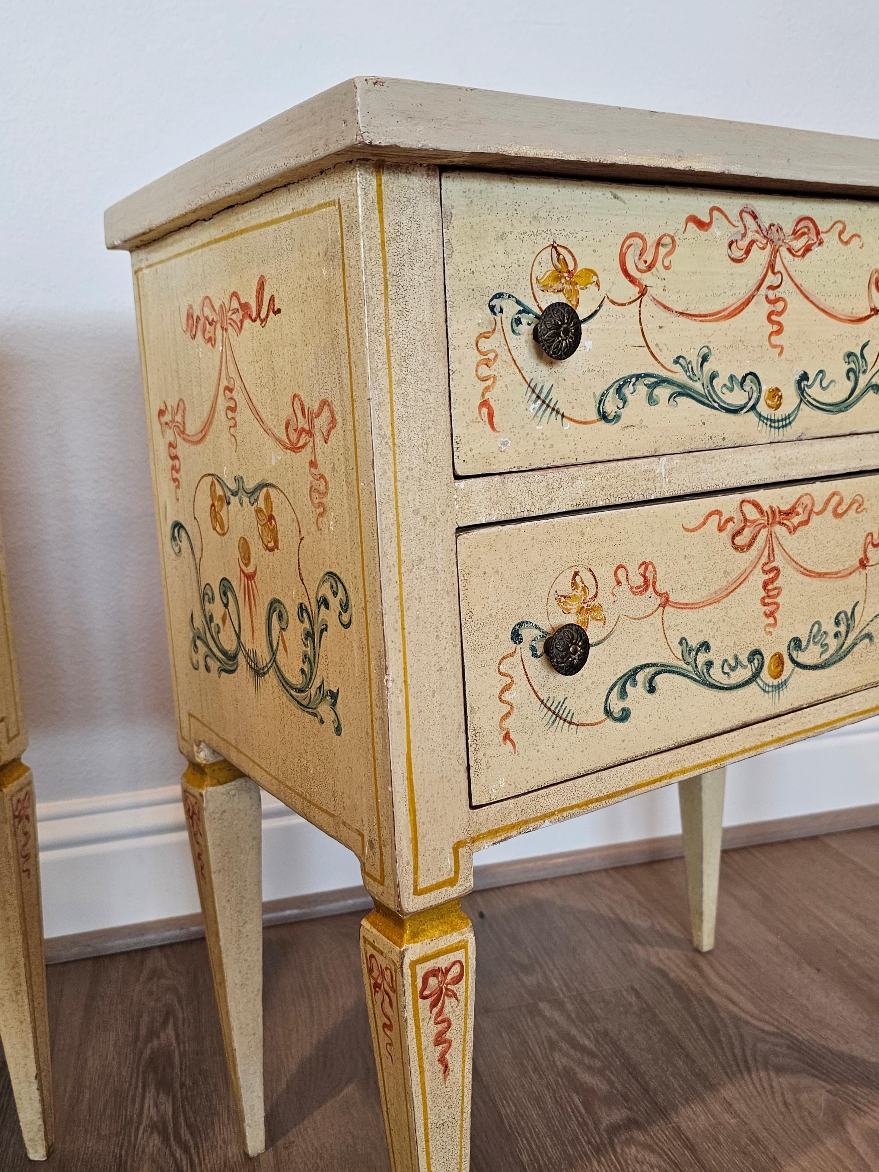 Italian Neoclassical Paint Decorated Nightstand Table Pair For Sale 10