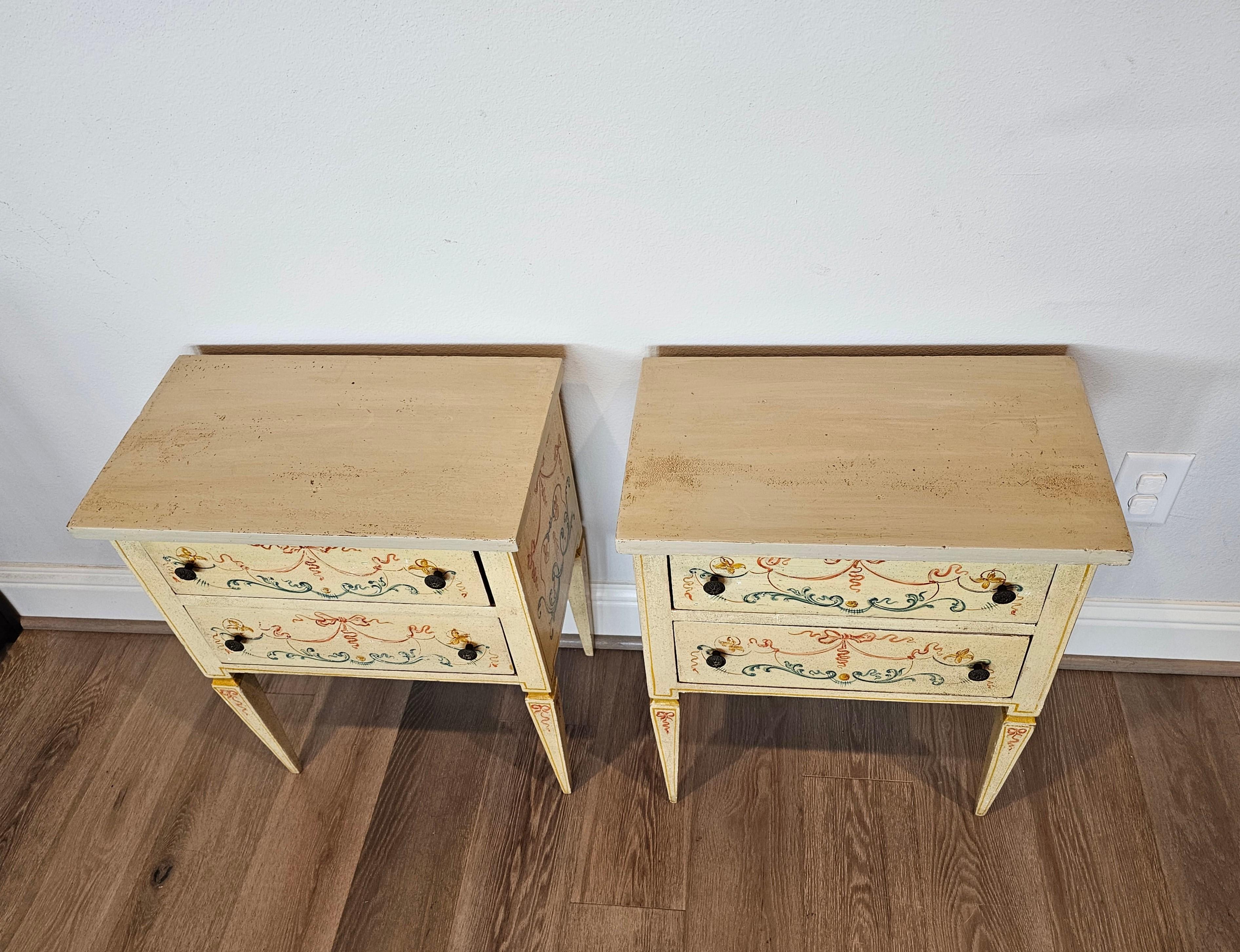Italian Neoclassical Paint Decorated Nightstand Table Pair In Good Condition For Sale In Forney, TX