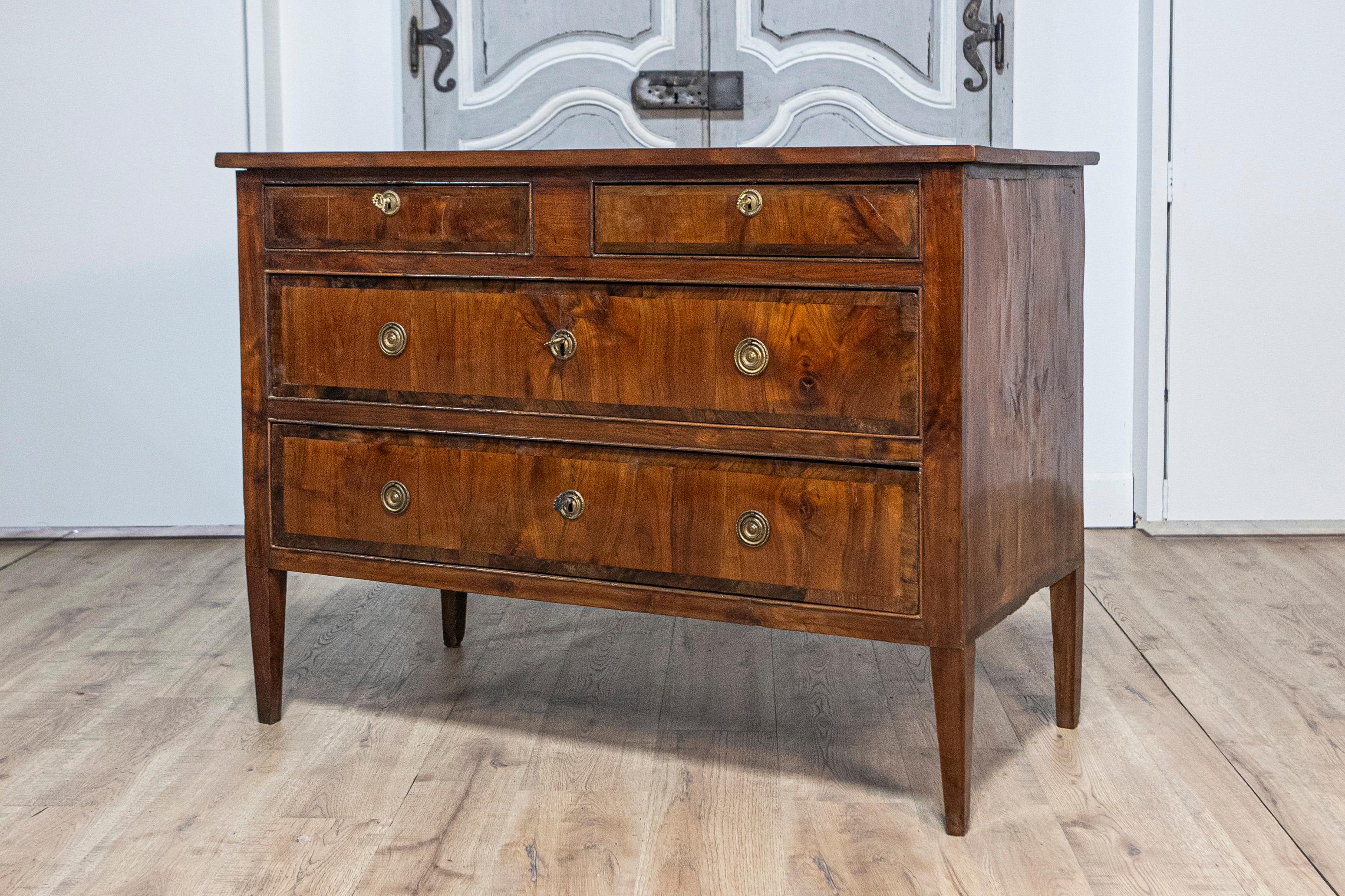 Italian Neoclassical Period 18th Century Walnut Commode with Four Drawers For Sale 10