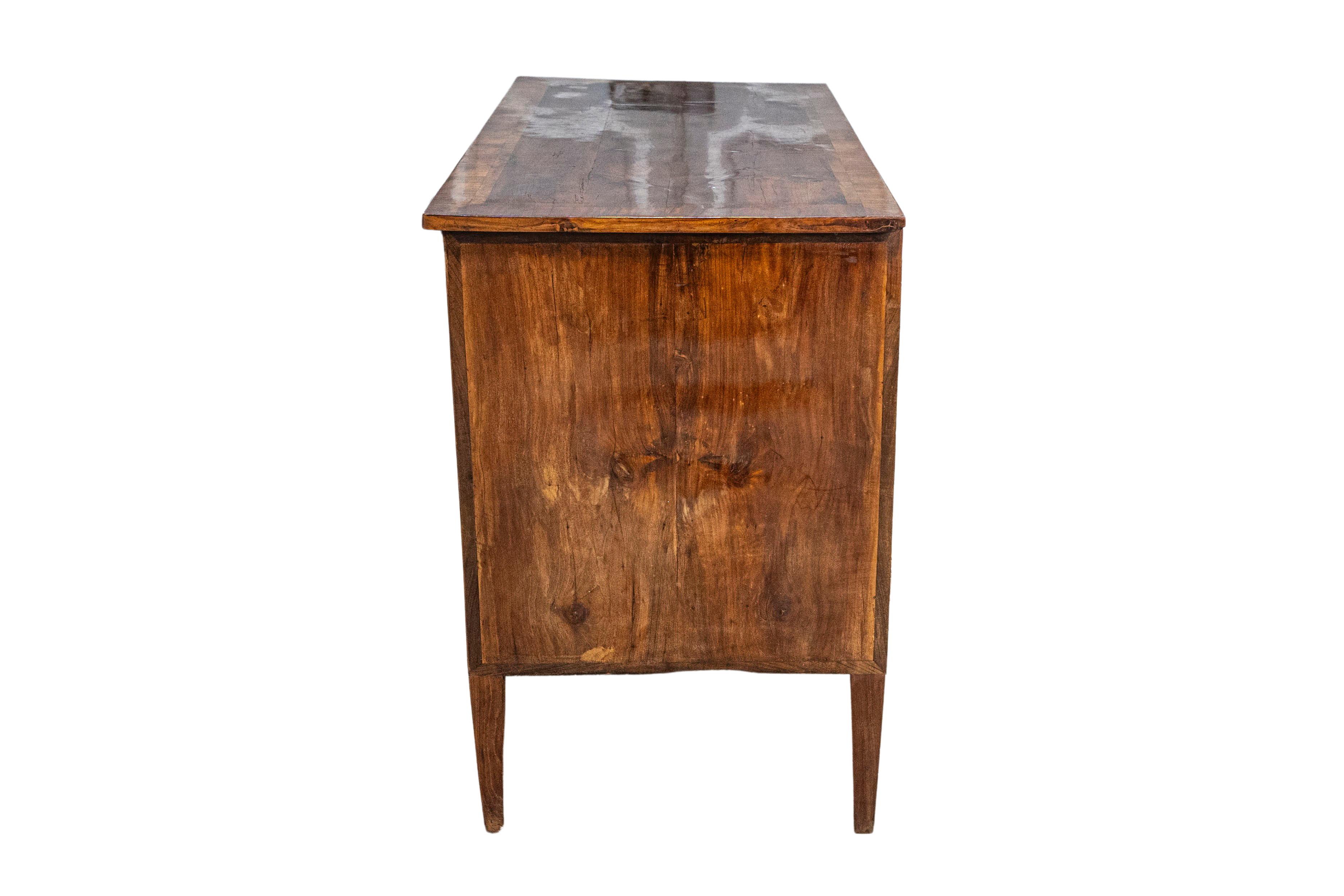 Veneer Italian Neoclassical Period 18th Century Walnut Commode with Four Drawers For Sale