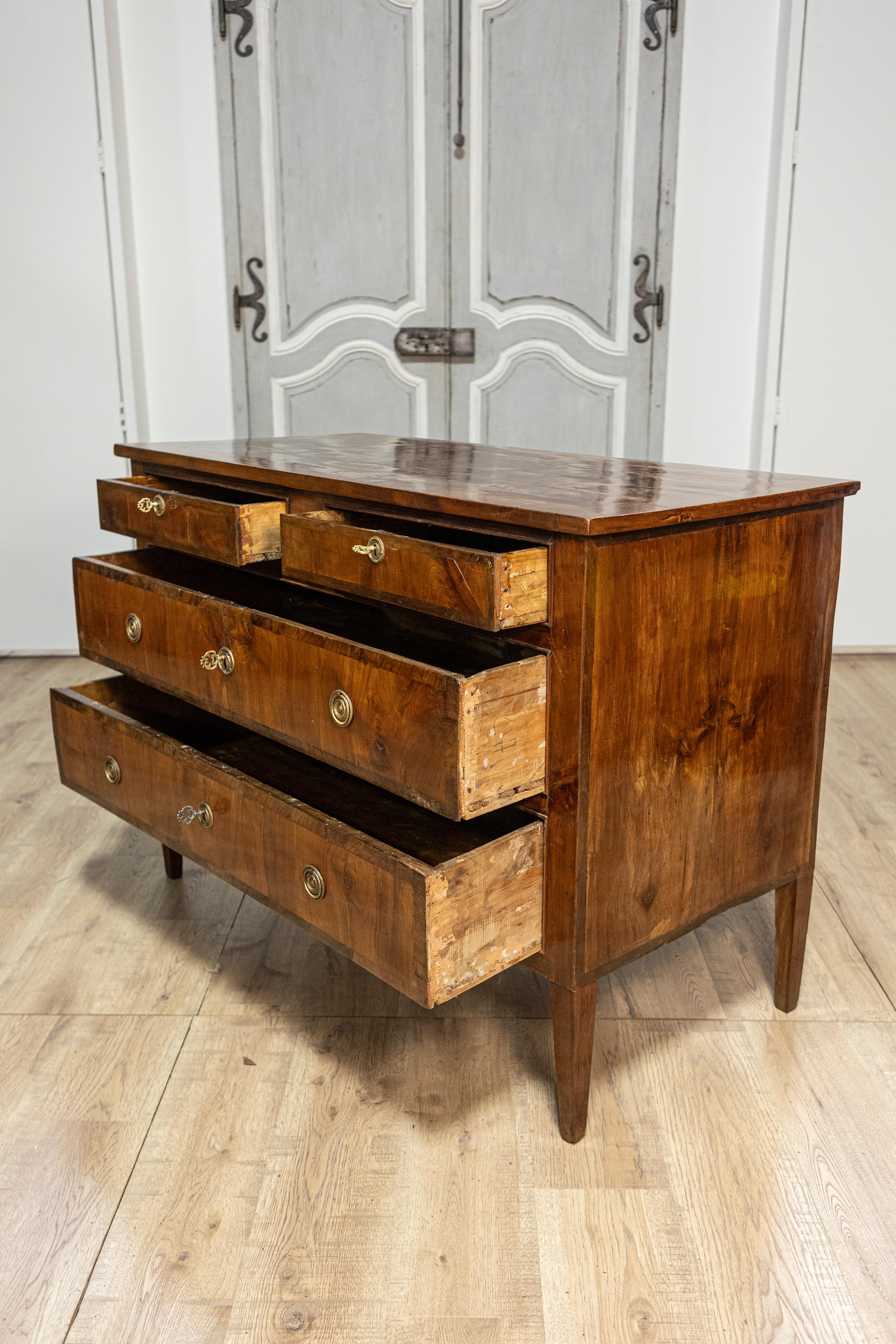 18th Century and Earlier Italian Neoclassical Period 18th Century Walnut Commode with Four Drawers For Sale