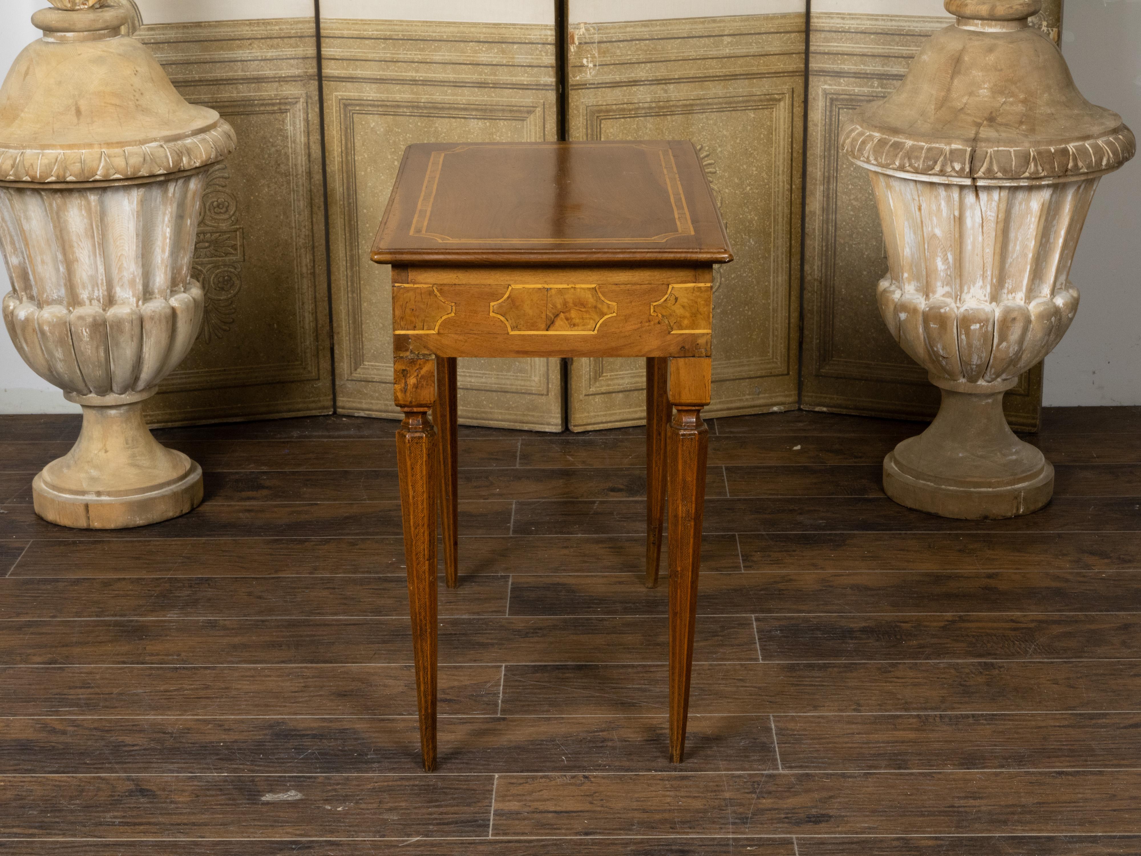 Italian Neoclassical Period 18th Century Walnut Console Table with Cross Banding For Sale 1