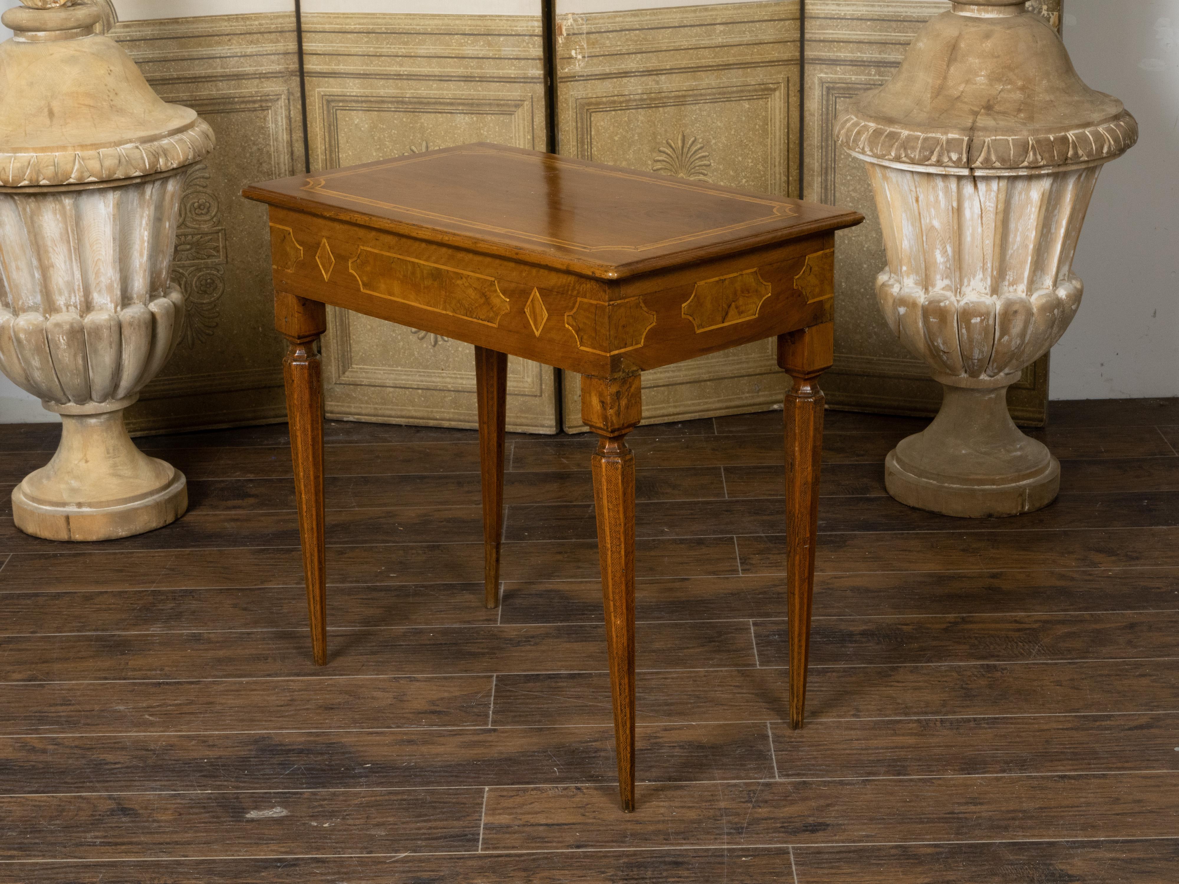 Italian Neoclassical Period 18th Century Walnut Console Table with Cross Banding For Sale 2