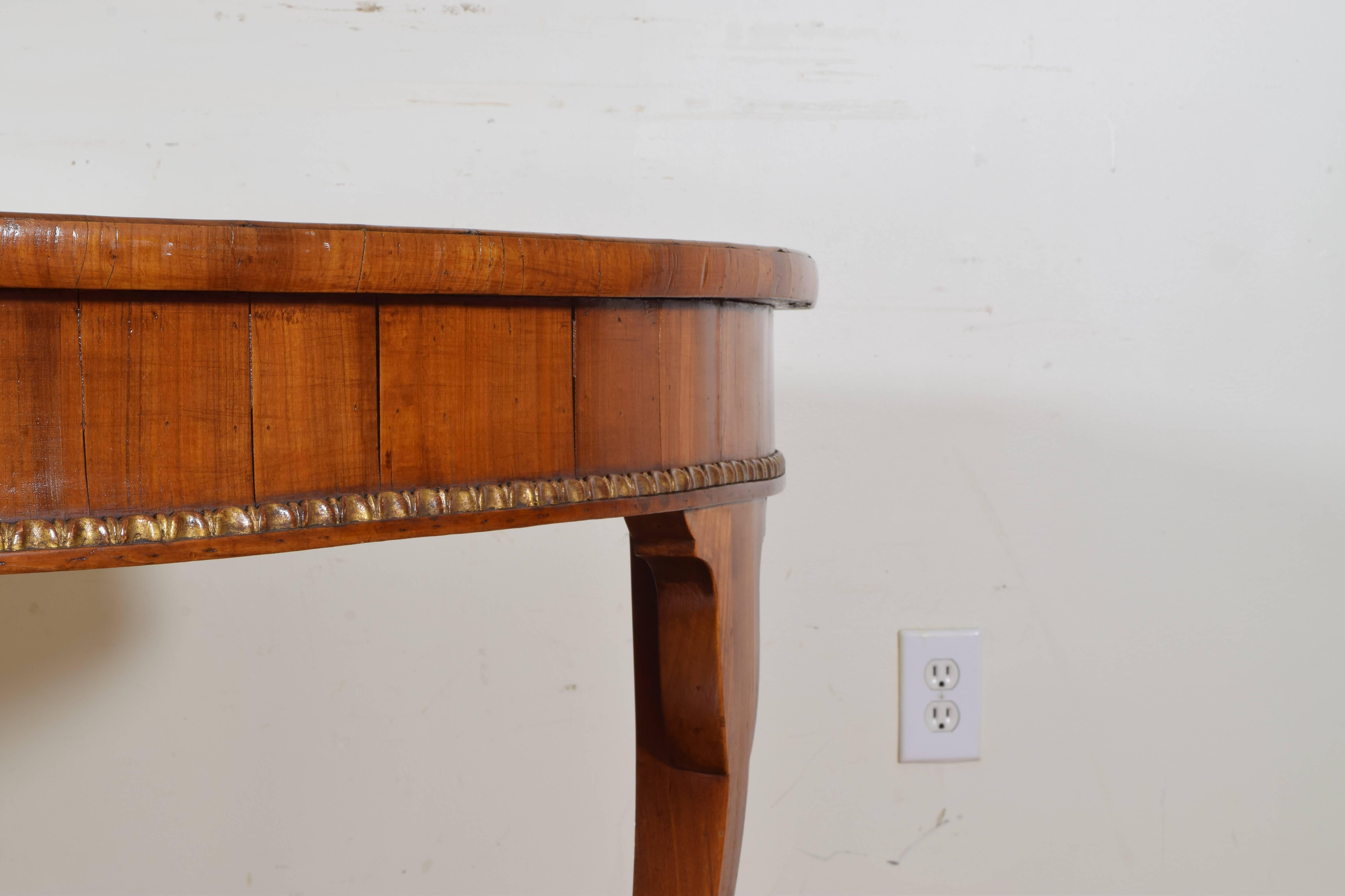 Italian Neoclassical Period Fruitwood Oval Table, Early 19th Century	  2