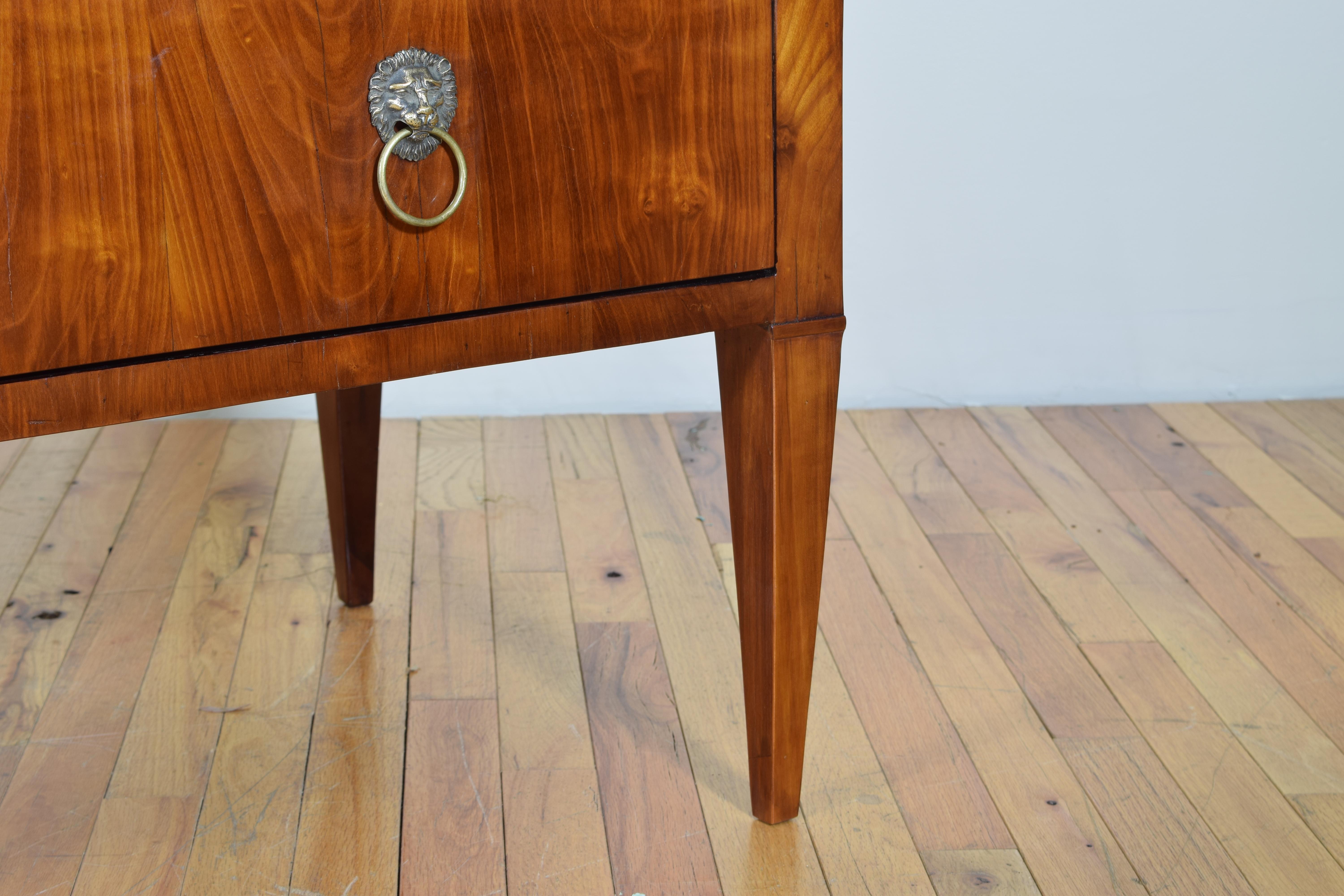 Italian Neoclassical Period Walnut Veneered Marble-Top 4-Drawer Commode, ca 1820 3